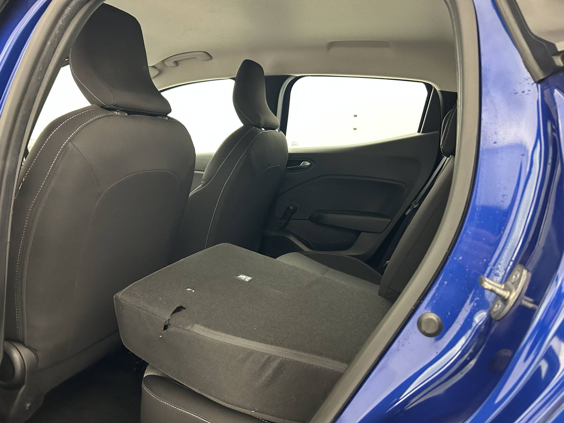 Vente en ligne Renault Clio 5 Clio dCi 100 au prix de 15 999 €