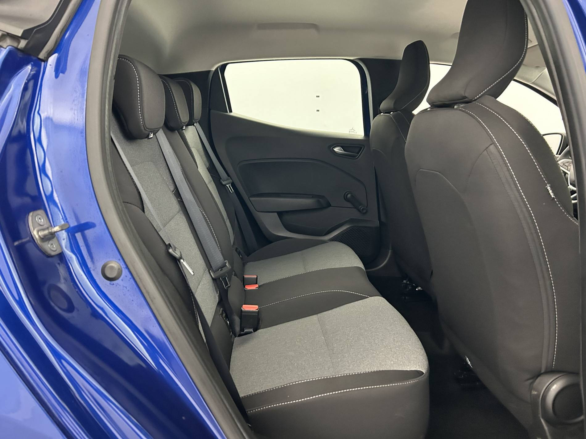 Vente en ligne Renault Clio 5 Clio dCi 100 au prix de 15 999 €