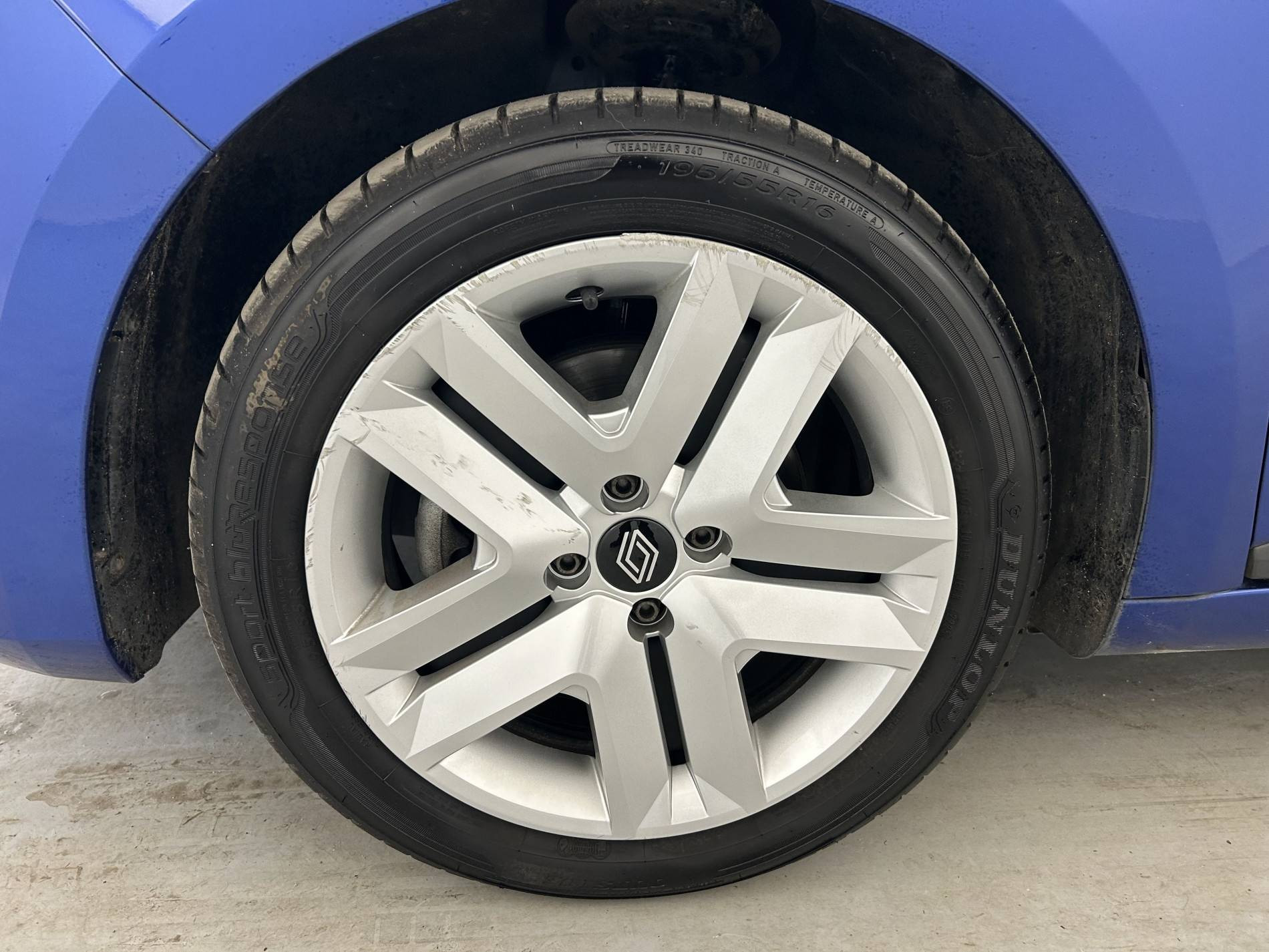 Vente en ligne Renault Clio 5 Clio dCi 100 au prix de 15 999 €