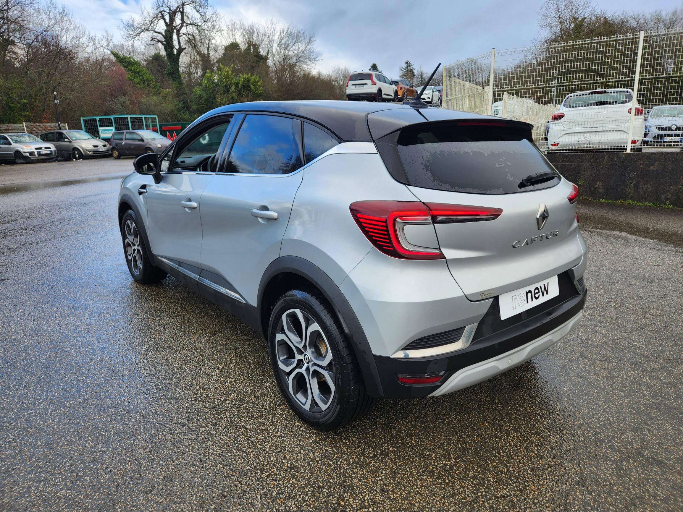 Vente en ligne Renault Captur  TCe 140 - 21 au prix de 17 999 €