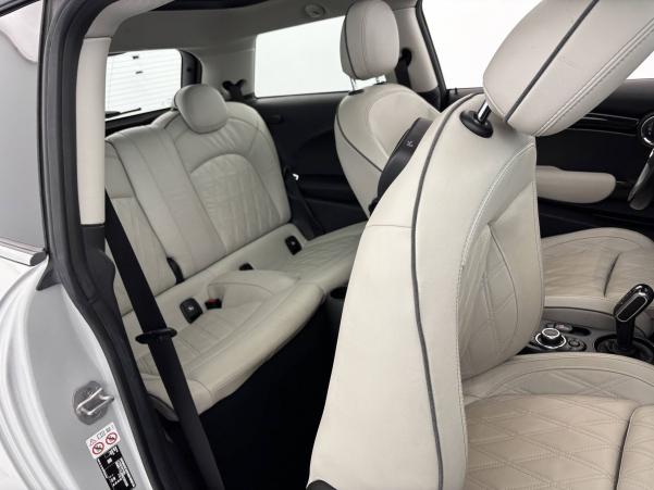 Vente en ligne Mini Mini Hatch 3 Portes Cooper SE 184 ch au prix de 18 890 €
