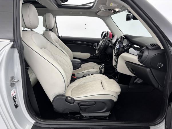 Vente en ligne Mini Mini Hatch 3 Portes Cooper SE 184 ch au prix de 18 890 €