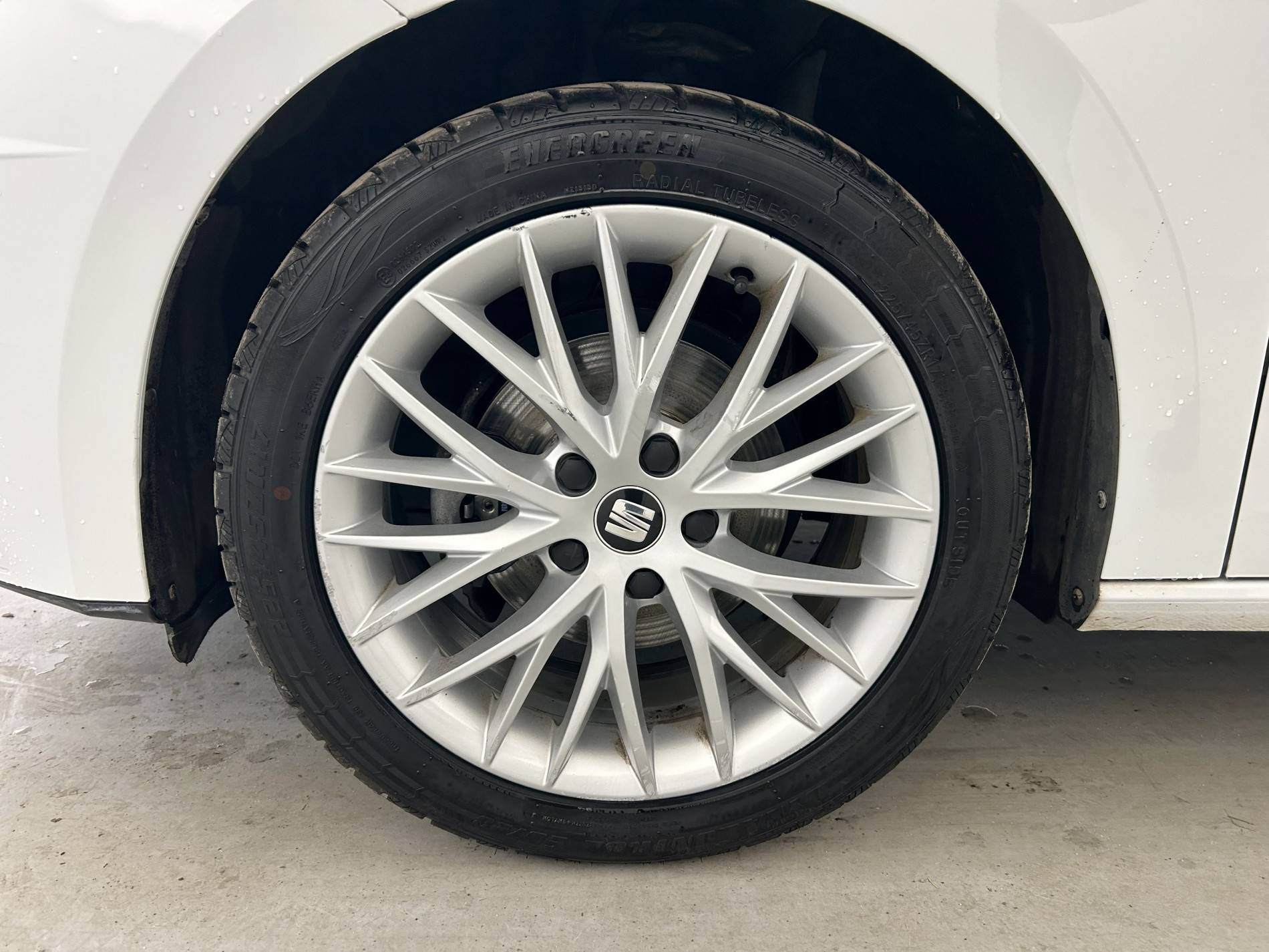 Vente en ligne Seat Leon  1.0 EcoTSI 115 Start/Stop BVM6 au prix de 12 999 €