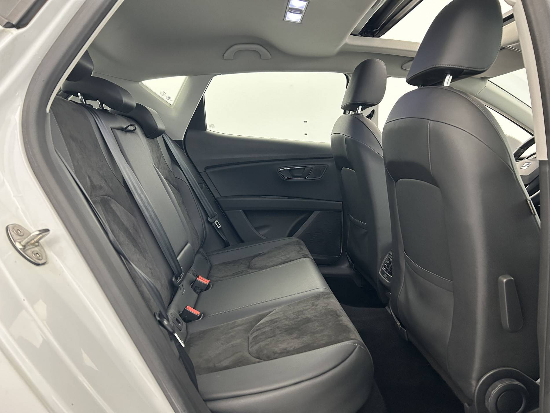 Vente en ligne Seat Leon  1.0 EcoTSI 115 Start/Stop BVM6 au prix de 12 999 €