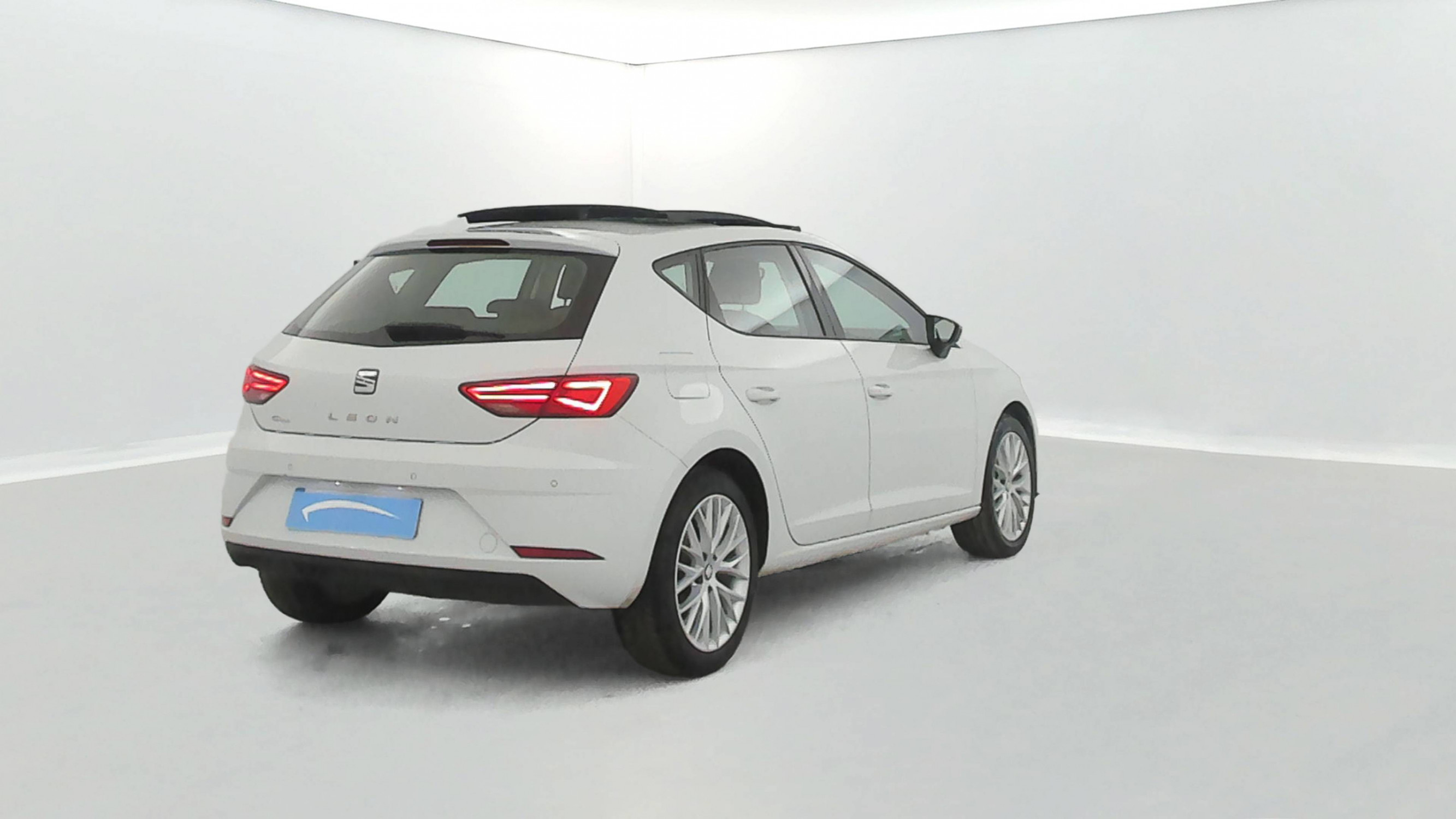 Vente en ligne Seat Leon  1.0 EcoTSI 115 Start/Stop BVM6 au prix de 12 999 €