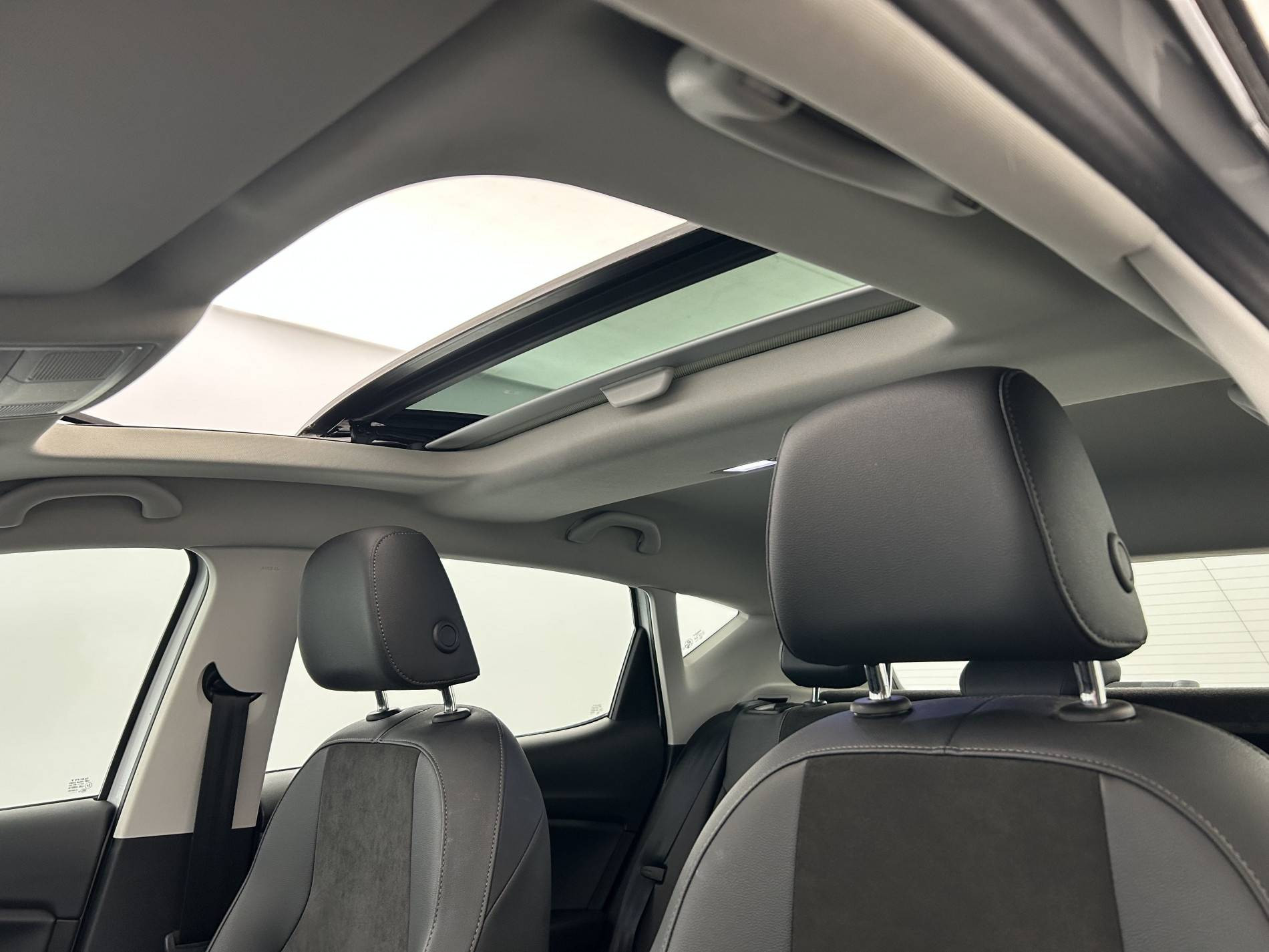 Vente en ligne Seat Leon  1.0 EcoTSI 115 Start/Stop BVM6 au prix de 12 999 €