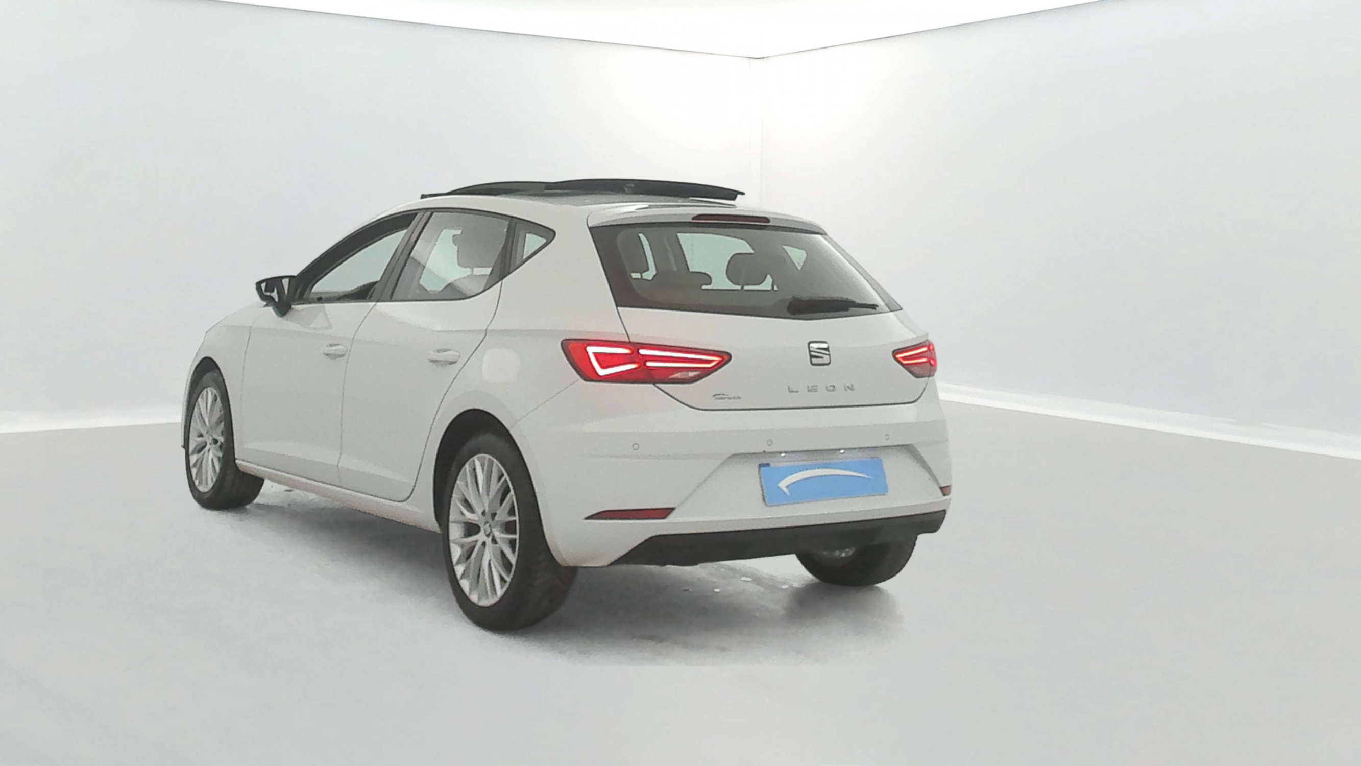 Vente en ligne Seat Leon  1.0 EcoTSI 115 Start/Stop BVM6 au prix de 12 999 €