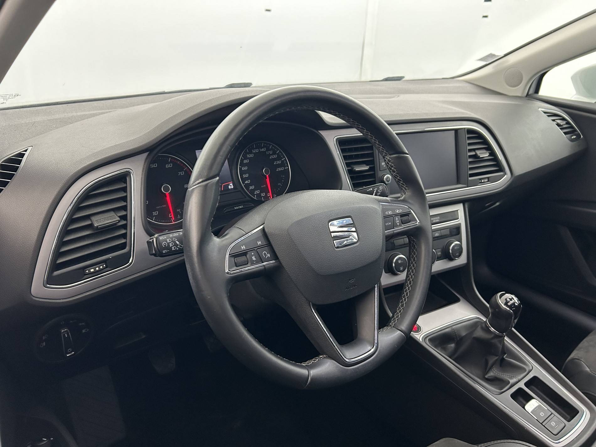 Vente en ligne Seat Leon  1.0 EcoTSI 115 Start/Stop BVM6 au prix de 12 999 €