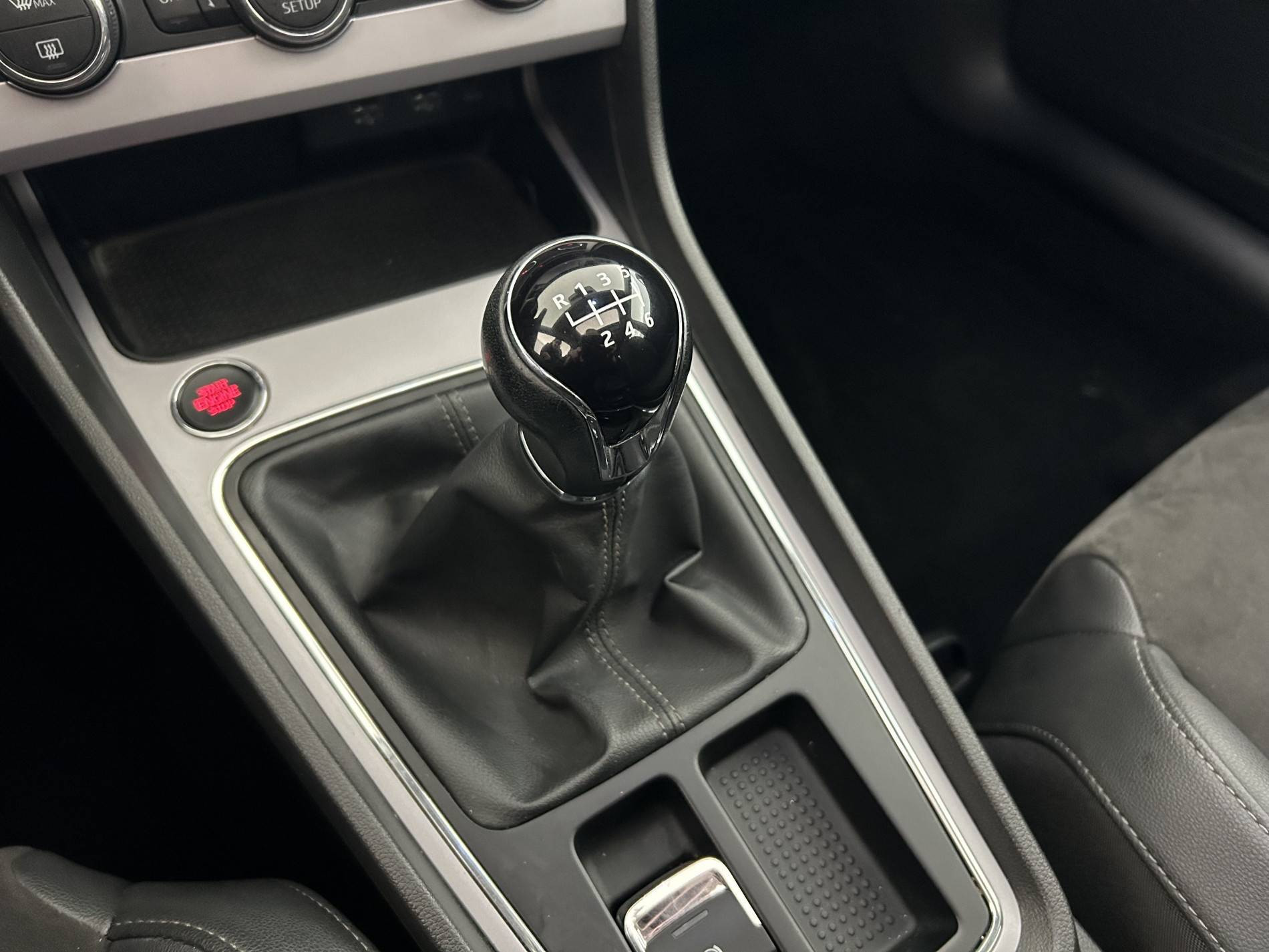 Vente en ligne Seat Leon  1.0 EcoTSI 115 Start/Stop BVM6 au prix de 12 999 €