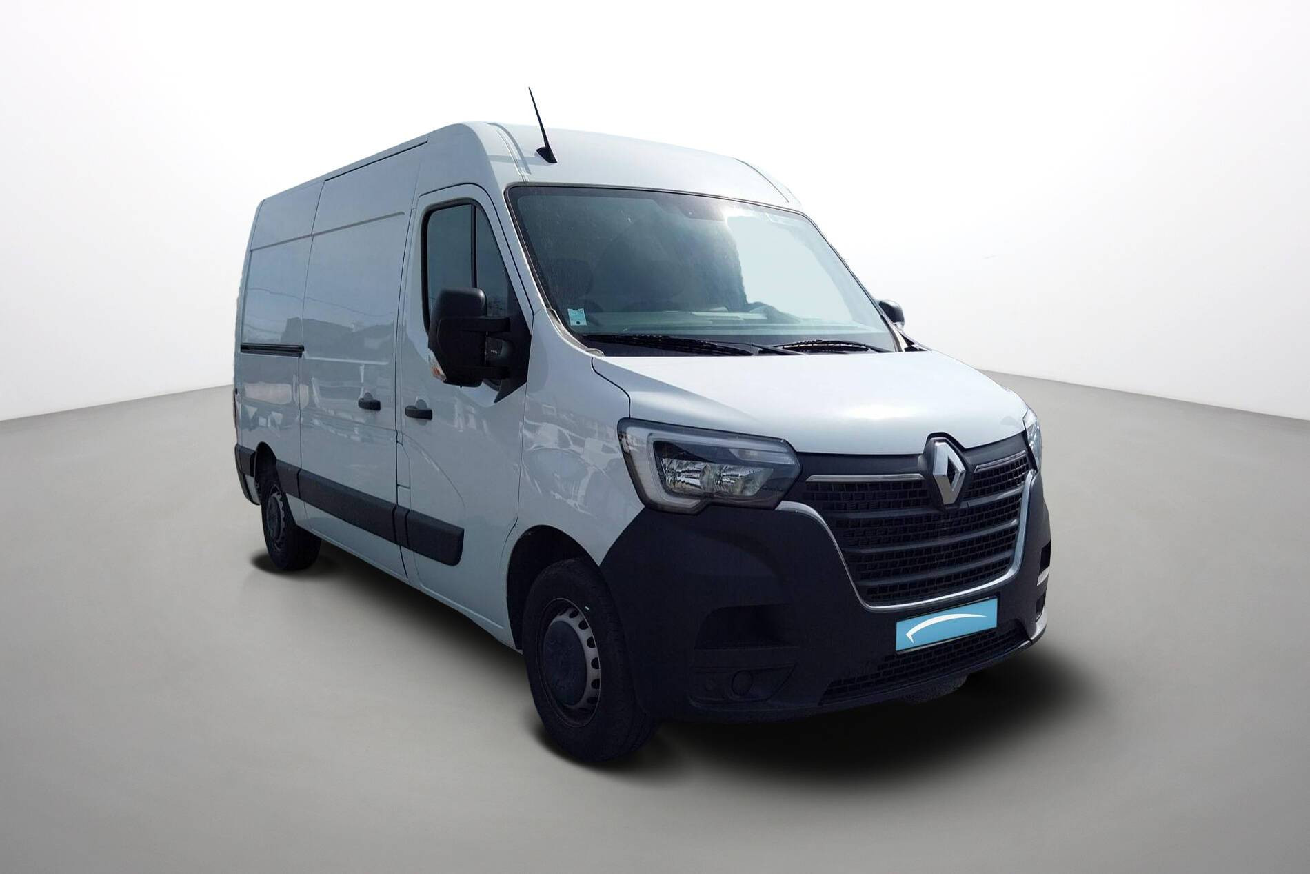 Vente en ligne Renault Master Fourgon MASTER FGN TRAC F3500 L2H2 BLUE DCI 135 au prix de 26 999 €