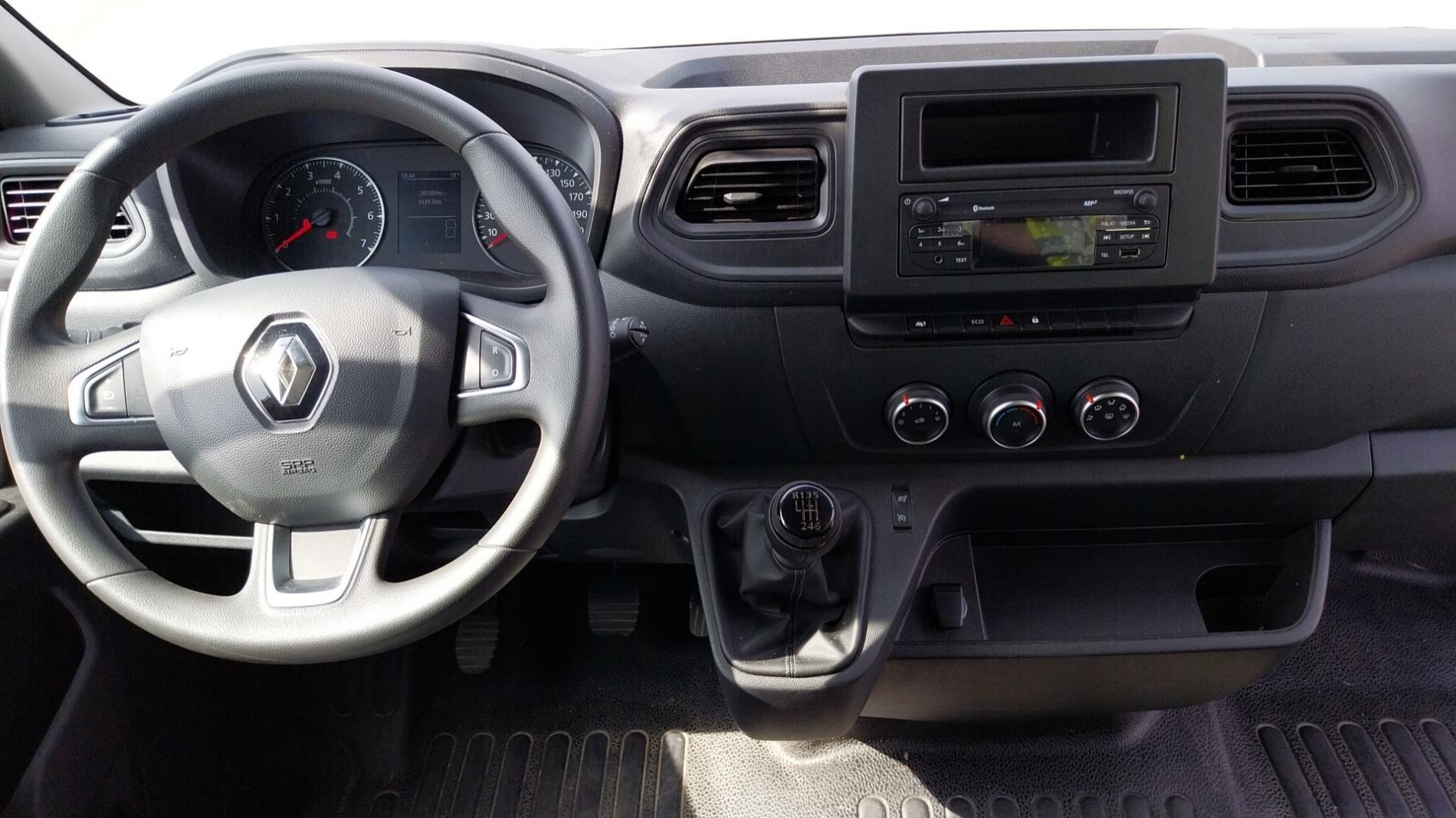 Vente en ligne Renault Master Fourgon MASTER FGN TRAC F3500 L2H2 BLUE DCI 135 au prix de 26 999 €