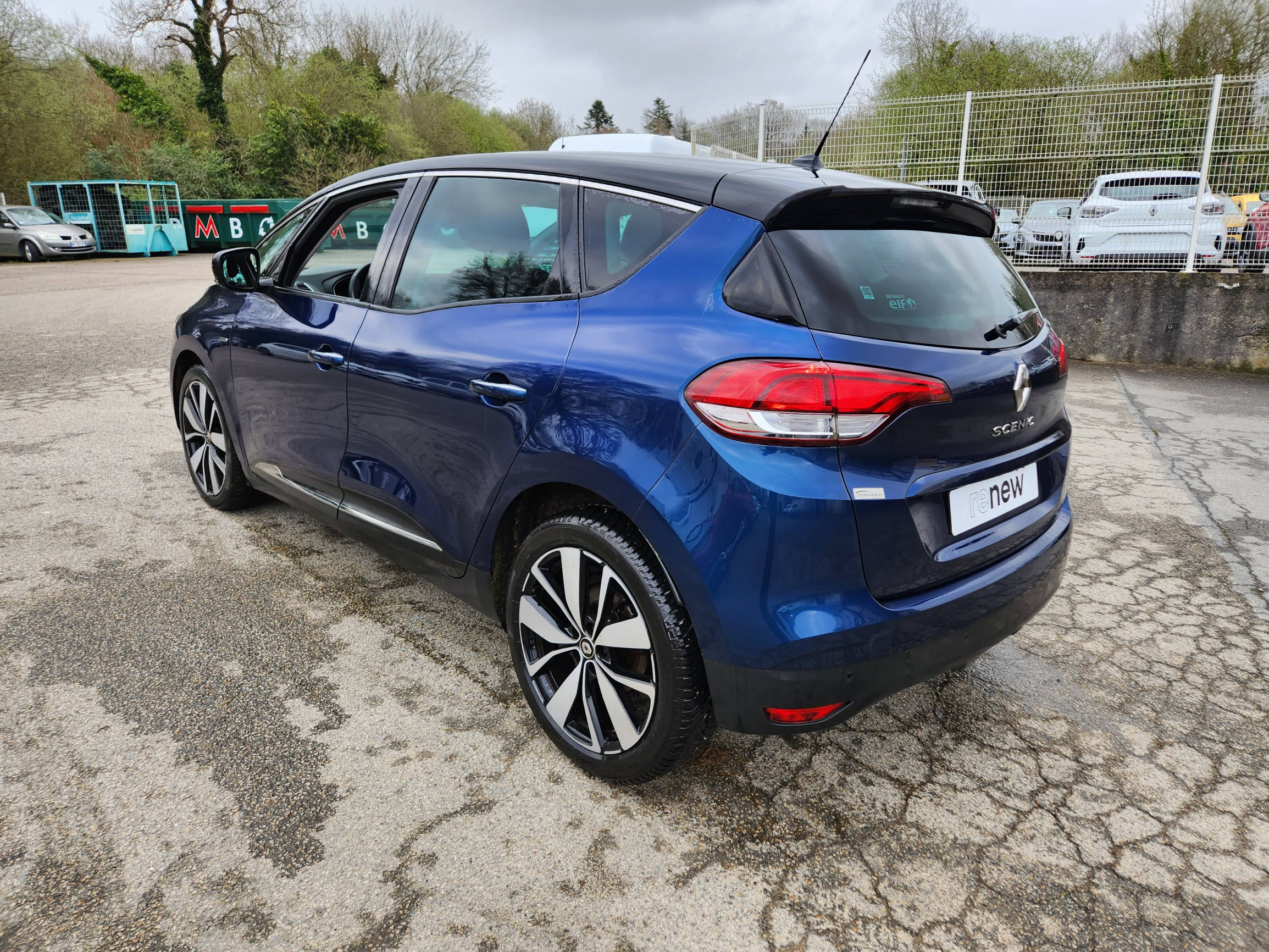 Vente en ligne Renault Scenic 4 Scenic Blue dCi 120 au prix de 16 999 €