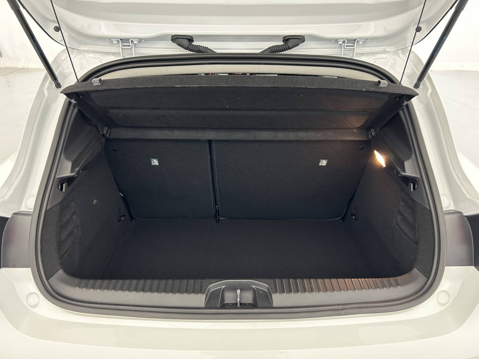 Vente en ligne Renault Clio 5 Clio E-Tech full hybrid 145 au prix de 17 499 €