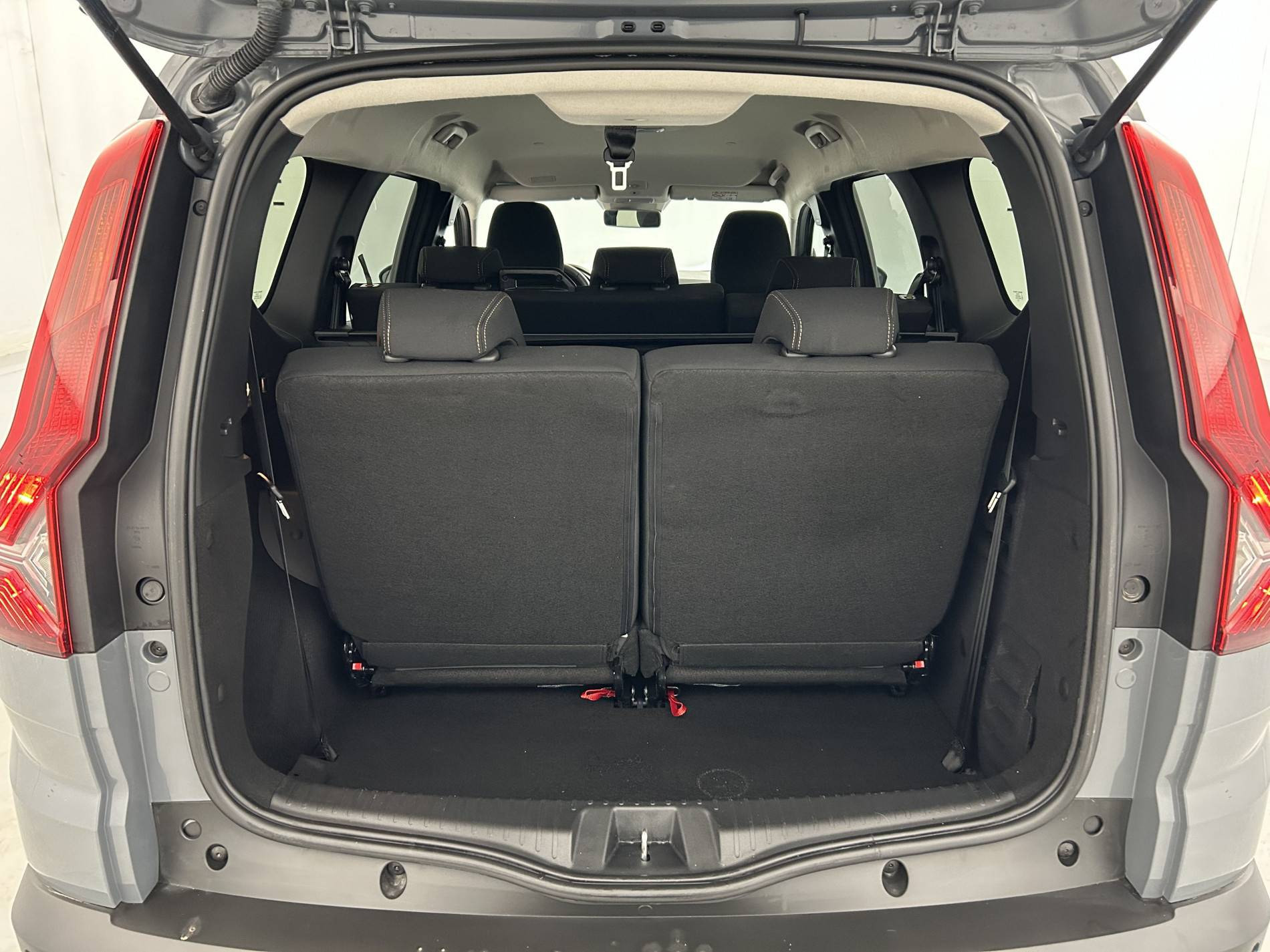 Vente en ligne Dacia Jogger  Hybrid 140 7 places GSR2 au prix de 26 890 €