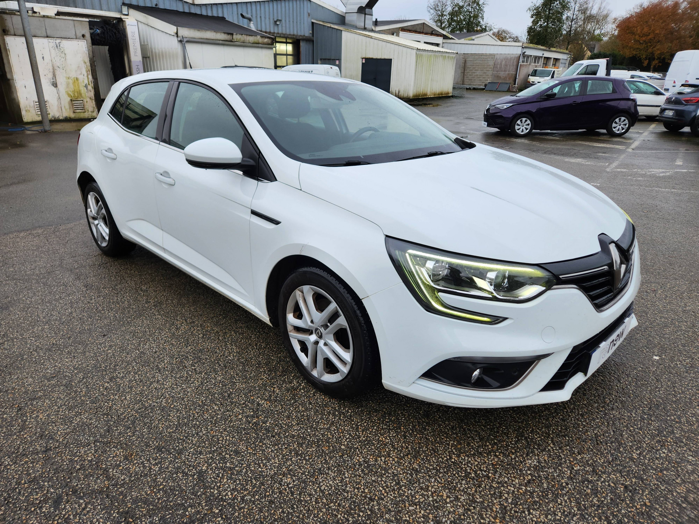 Vente en ligne Renault Megane 4 Mégane IV Berline Blue dCi 95 au prix de 11 999 €