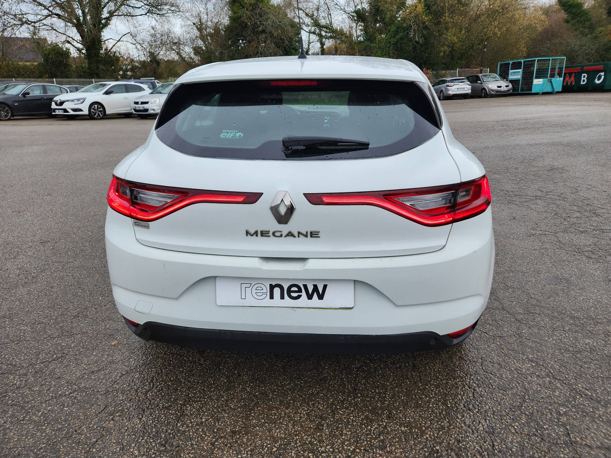 Vente en ligne Renault Megane 4 Mégane IV Berline Blue dCi 95 au prix de 11 999 €