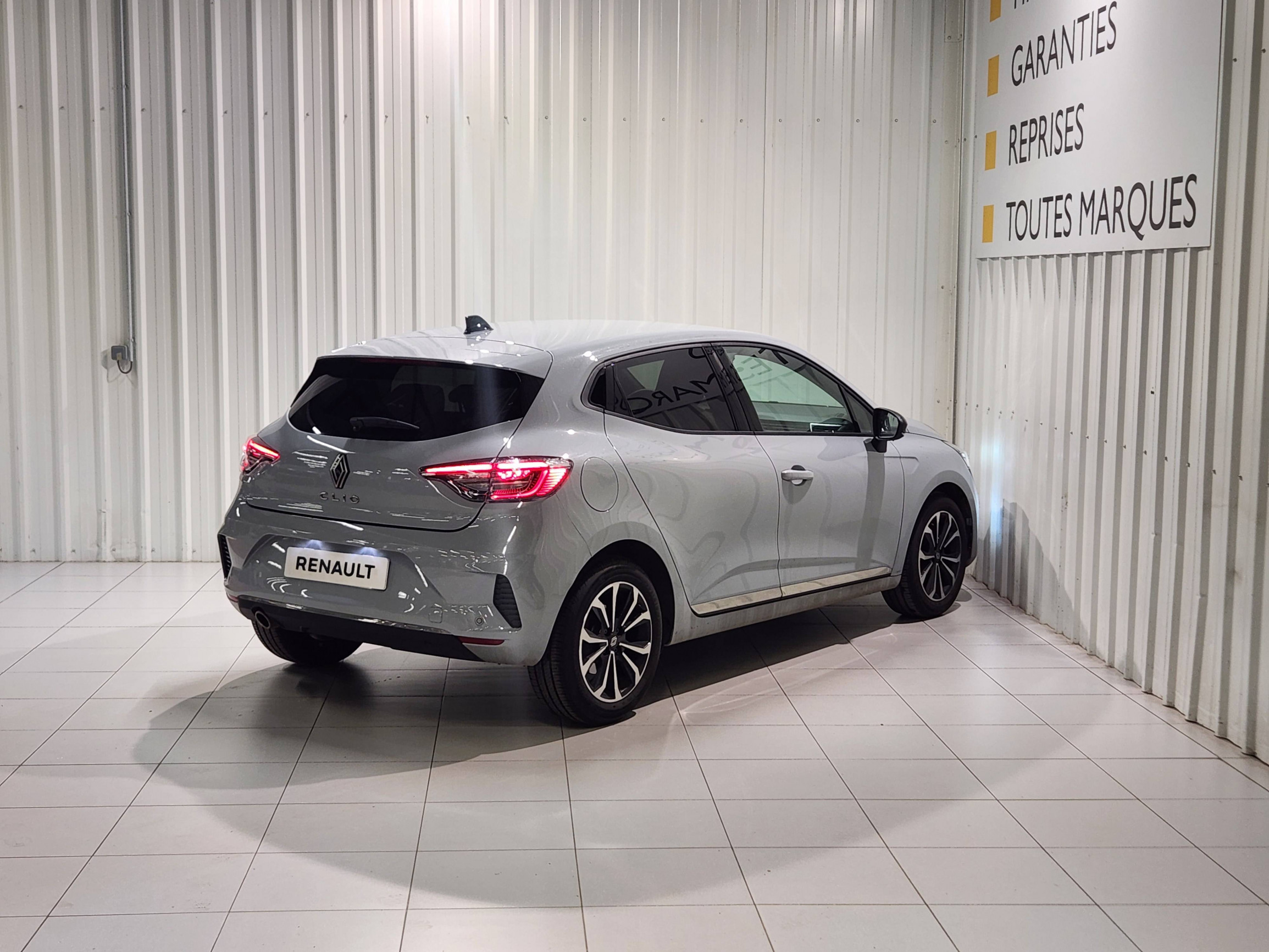 Vente en ligne Renault Clio 5 Clio TCe 90 ch GSR2 au prix de 20 590 €