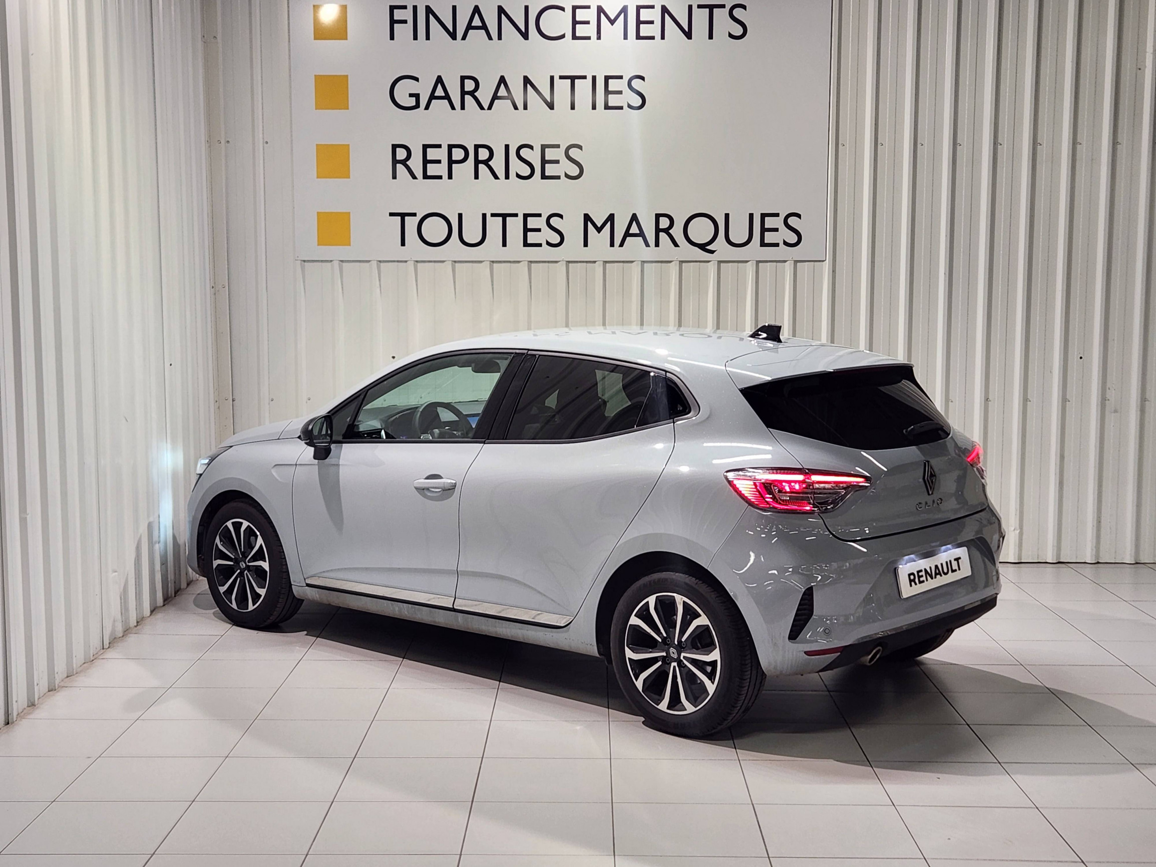 Vente en ligne Renault Clio 5 Clio TCe 90 ch GSR2 au prix de 20 590 €