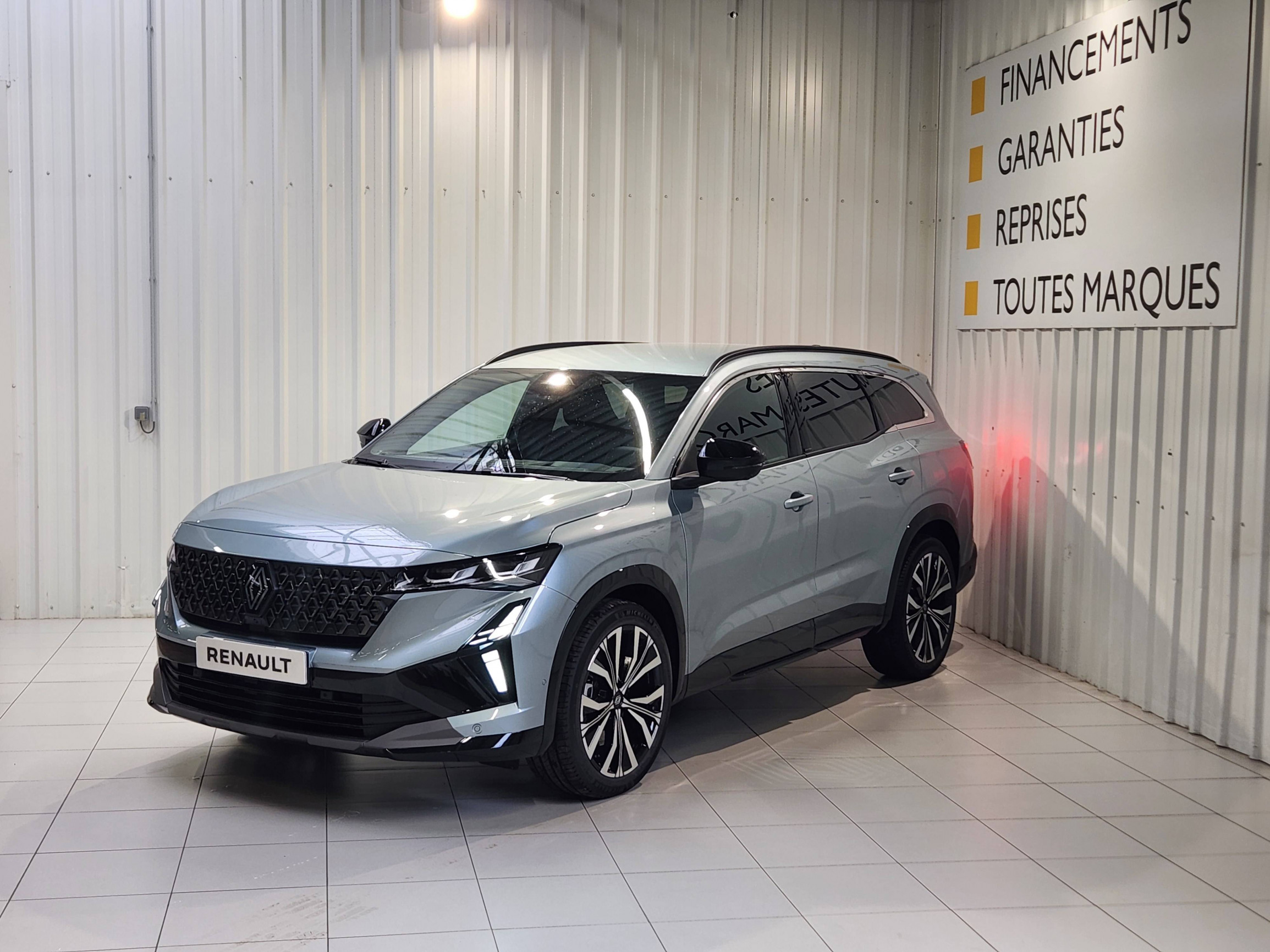 Renault Espace Espace full hybrid E-Tech 200 ch 7pl occasion de 2025 en vente à Morlaix