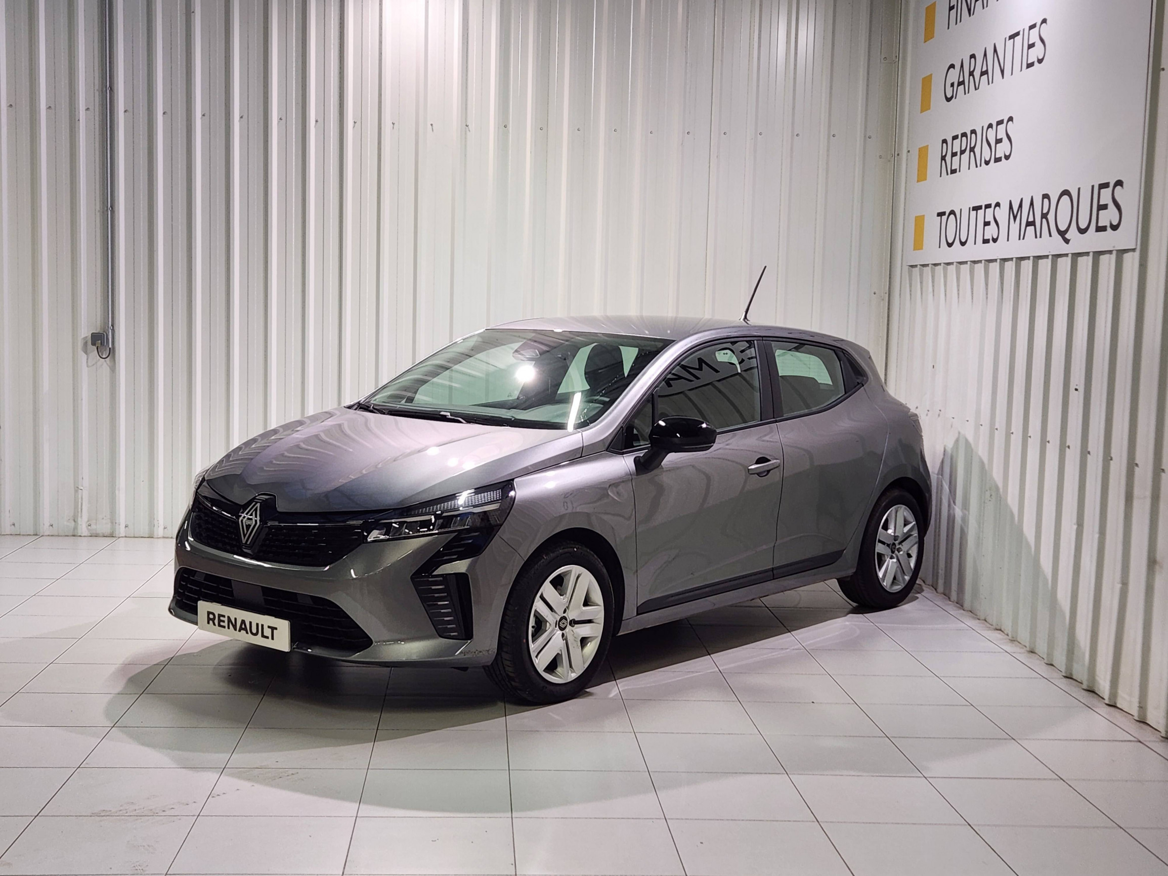 Renault Clio 5 Clio E-Tech full hybrid 145 ch GSR2 occasion de 2025 en vente à Morlaix