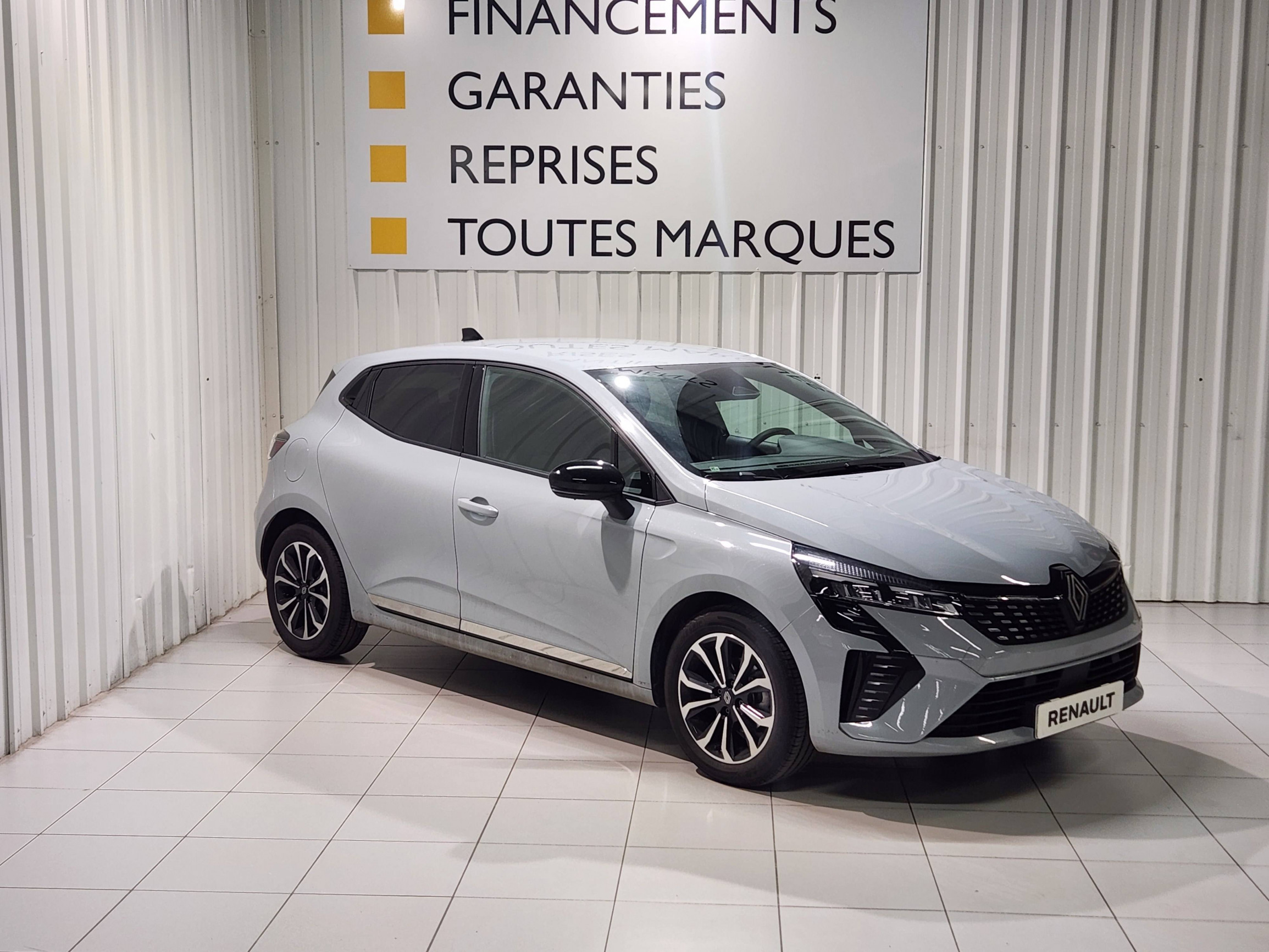 Vente en ligne Renault Clio 5 Clio TCe 90 ch GSR2 au prix de 20 590 €