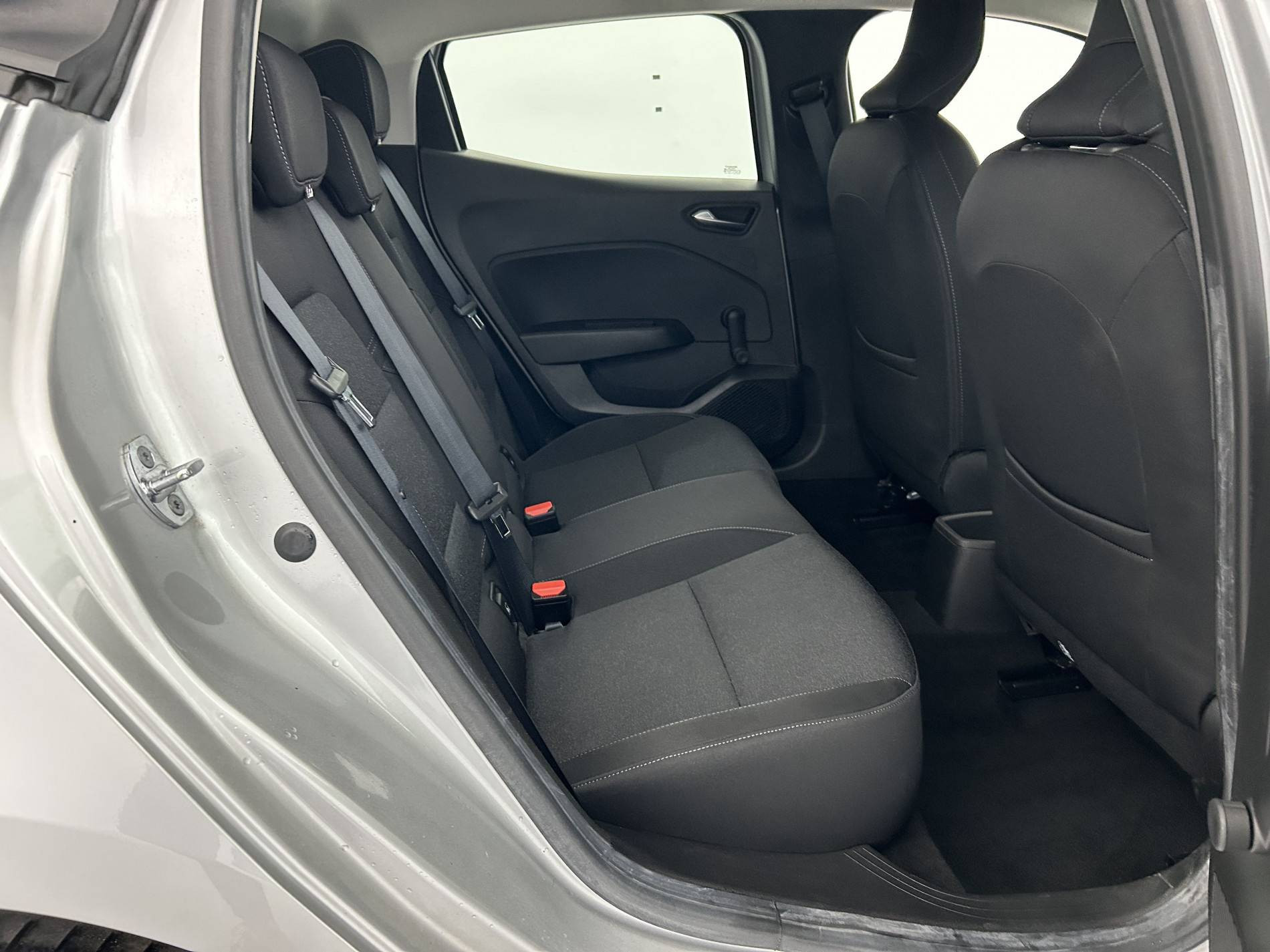 Vente en ligne Renault Clio 5 Clio TCe 90 - 21N au prix de 13 890 €