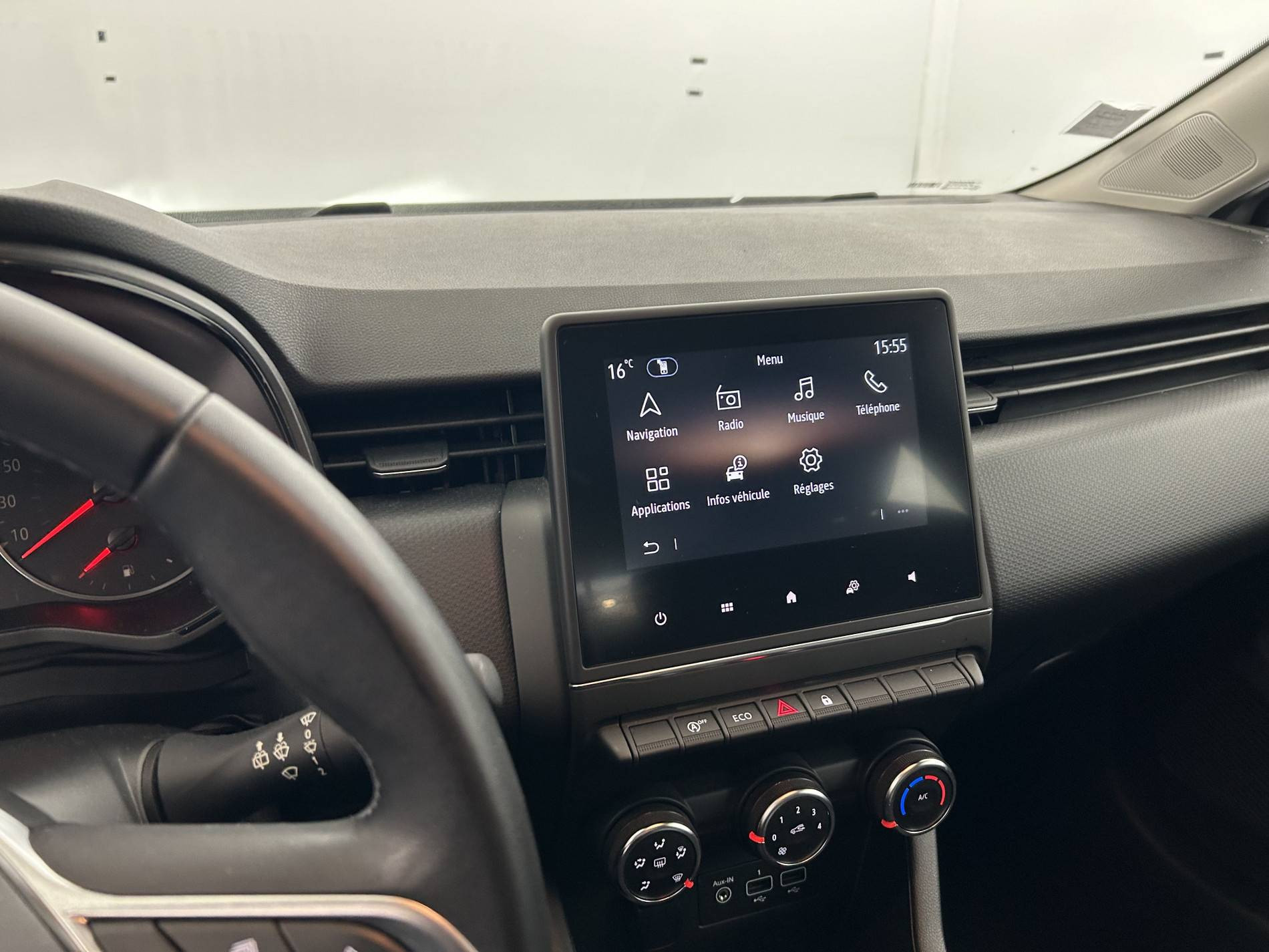 Vente en ligne Renault Clio 5 Clio TCe 90 - 21N au prix de 13 890 €