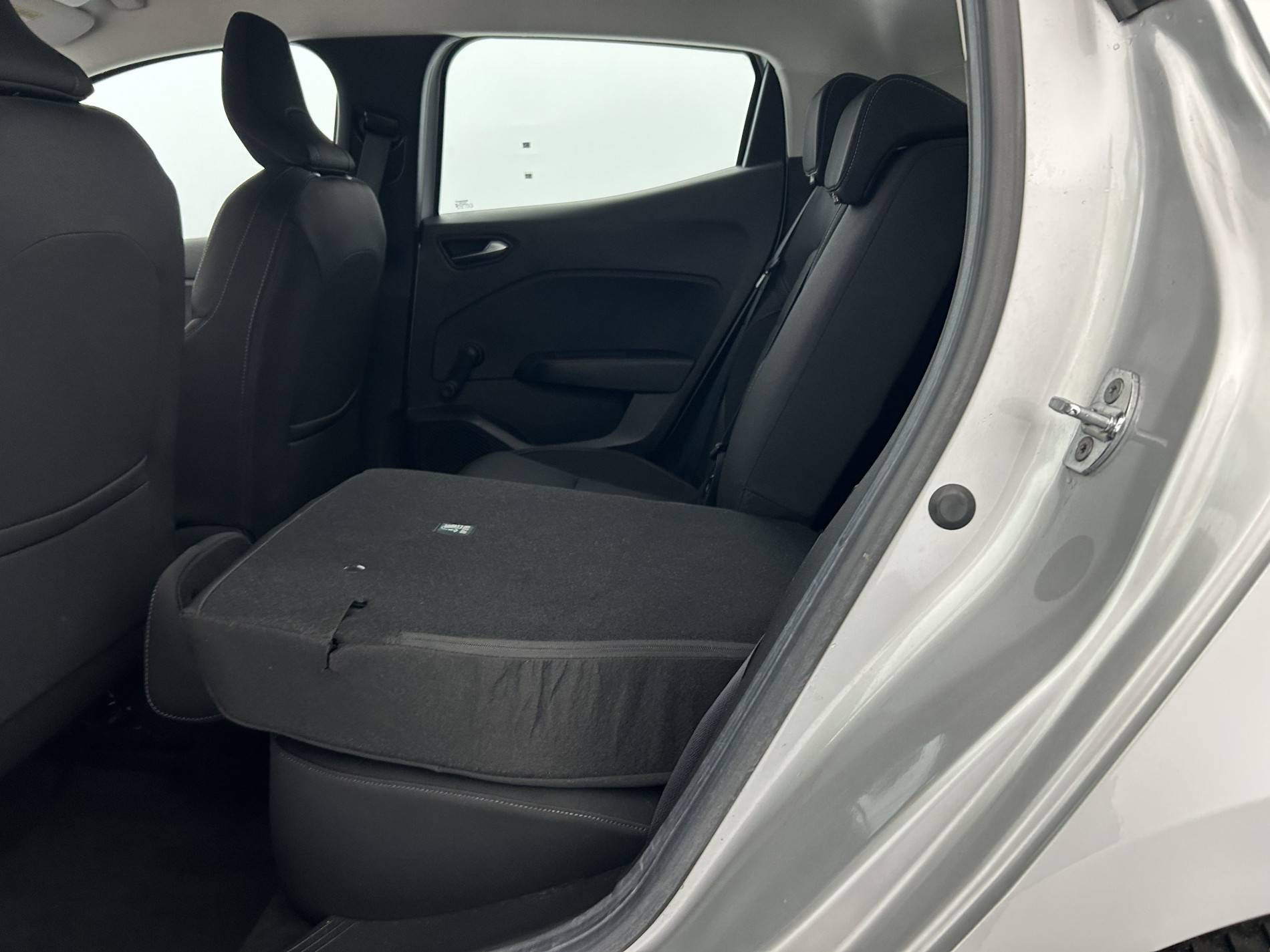 Vente en ligne Renault Clio 5 Clio TCe 90 - 21N au prix de 13 890 €