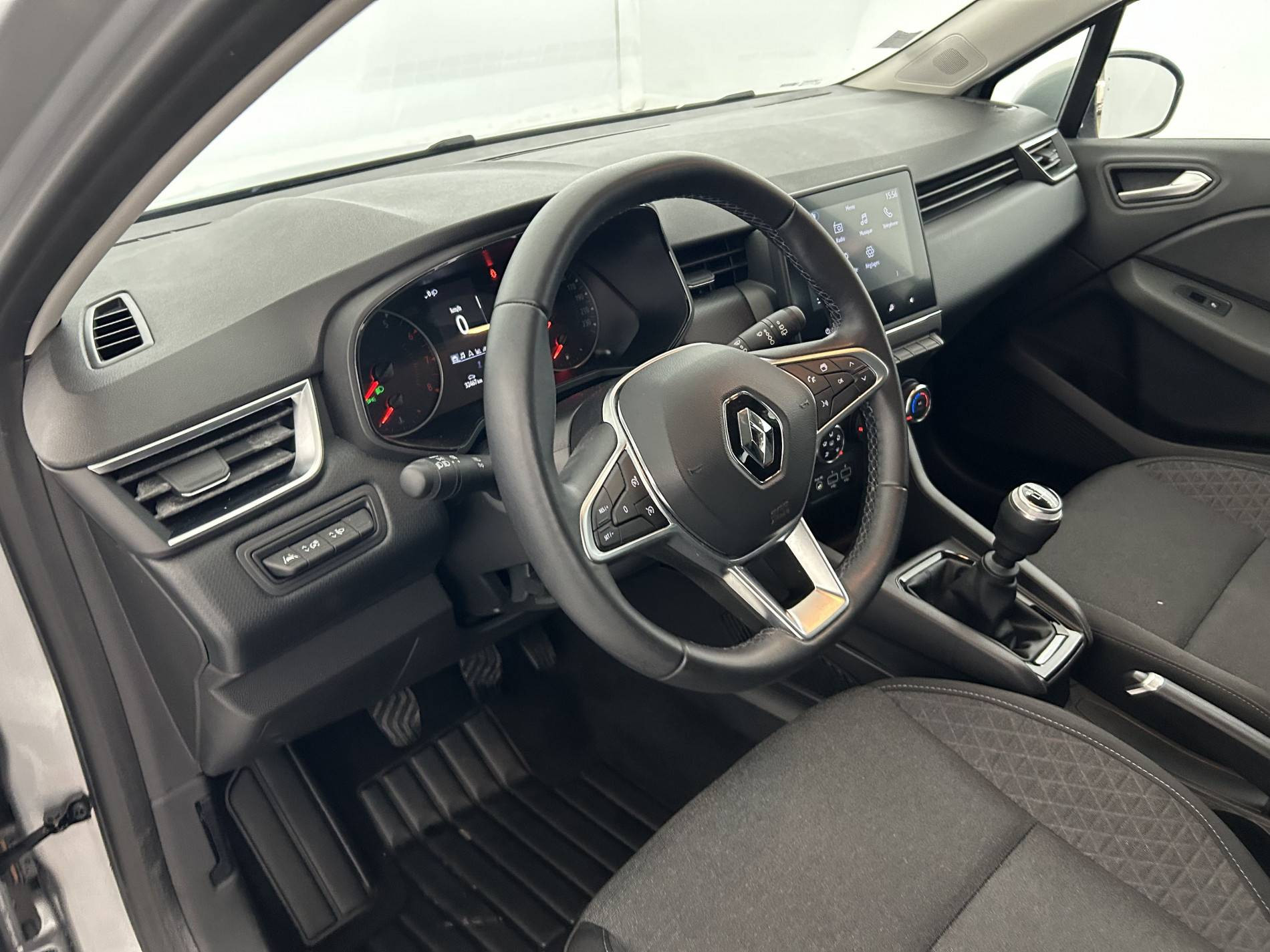 Vente en ligne Renault Clio 5 Clio TCe 90 - 21N au prix de 13 890 €