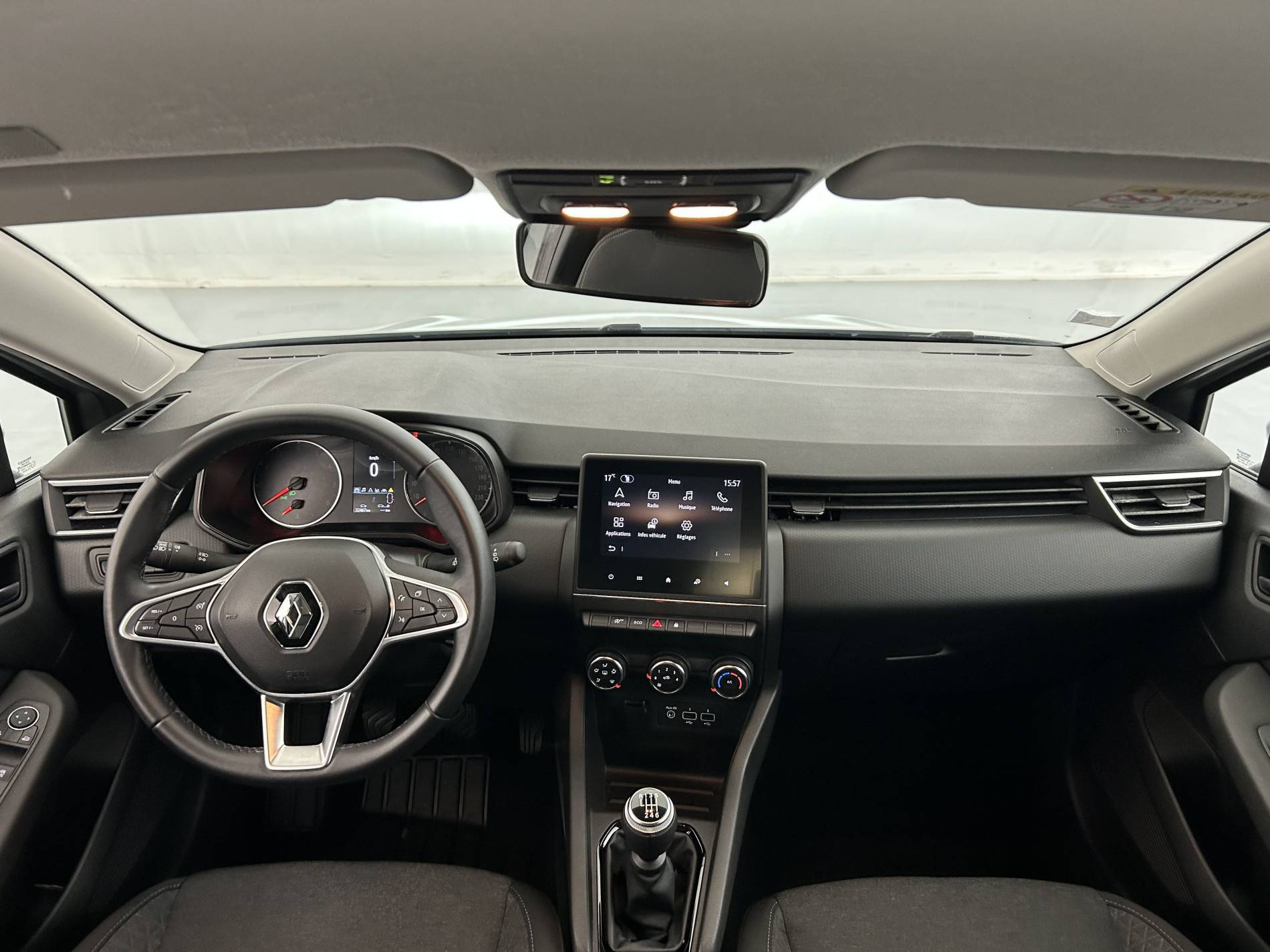 Vente en ligne Renault Clio 5 Clio TCe 90 - 21N au prix de 13 890 €