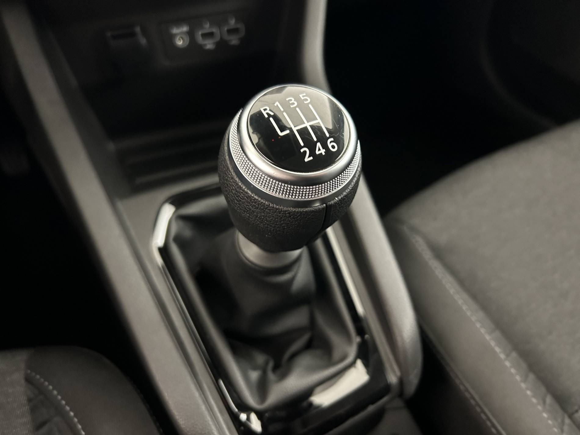 Vente en ligne Renault Clio 5 Clio TCe 90 - 21N au prix de 13 890 €