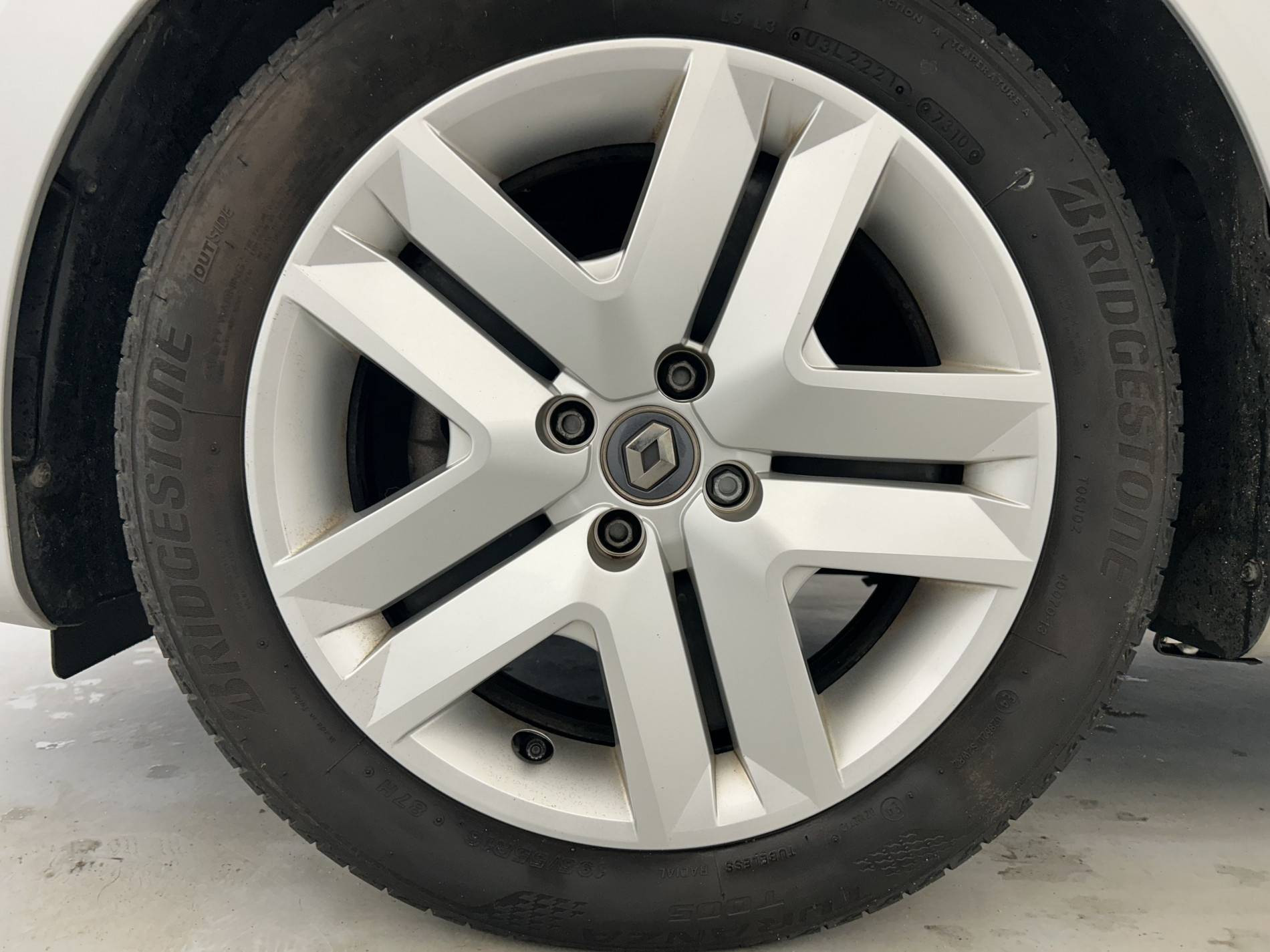 Vente en ligne Renault Clio 5 Clio TCe 90 - 21N au prix de 13 890 €