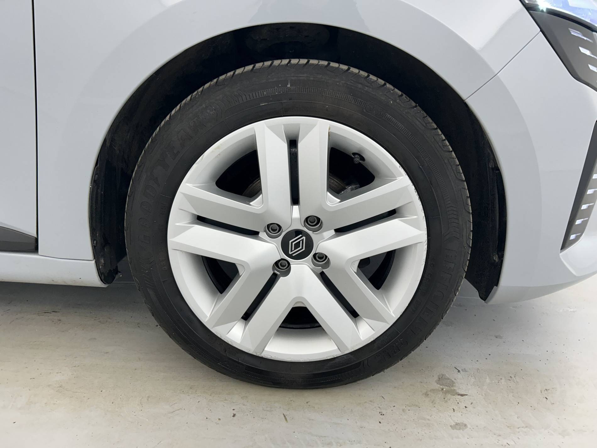 Vente en ligne Renault Clio 5 Clio TCe 90 au prix de 15 999 €