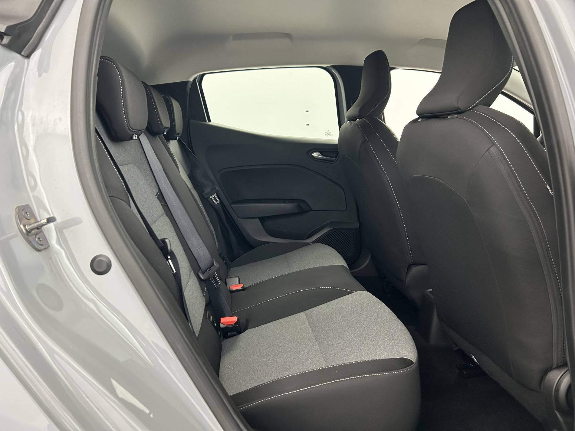 Vente en ligne Renault Clio 5 Clio TCe 90 au prix de 15 899 €