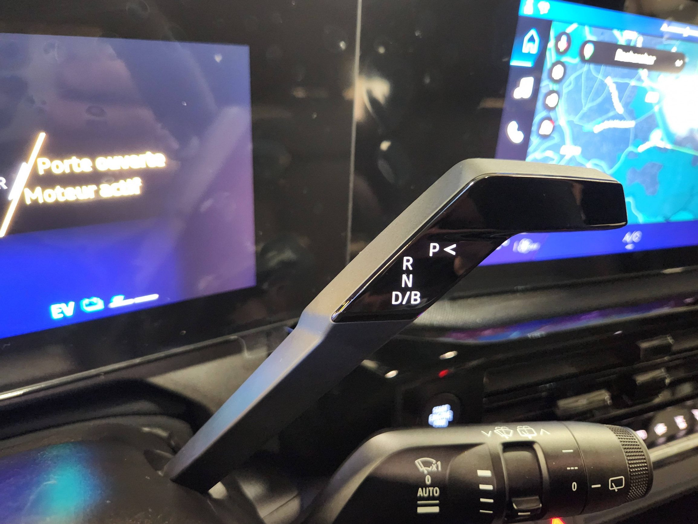 Vente en ligne Renault Clio 6 Clio E-Tech full hybrid 160 ch au prix de 26 499 €