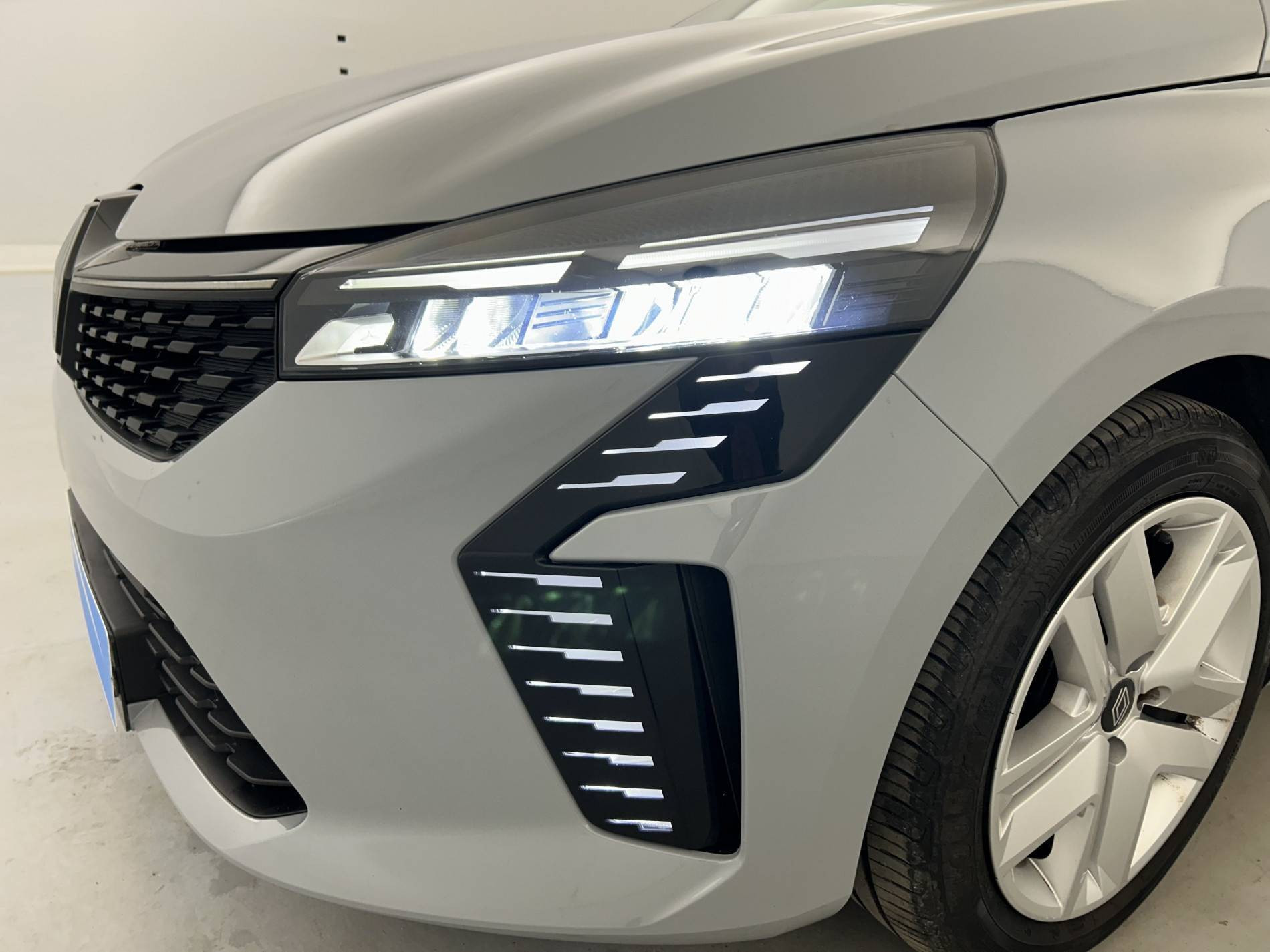 Vente en ligne Renault Clio 5 Clio TCe 90 au prix de 15 899 €