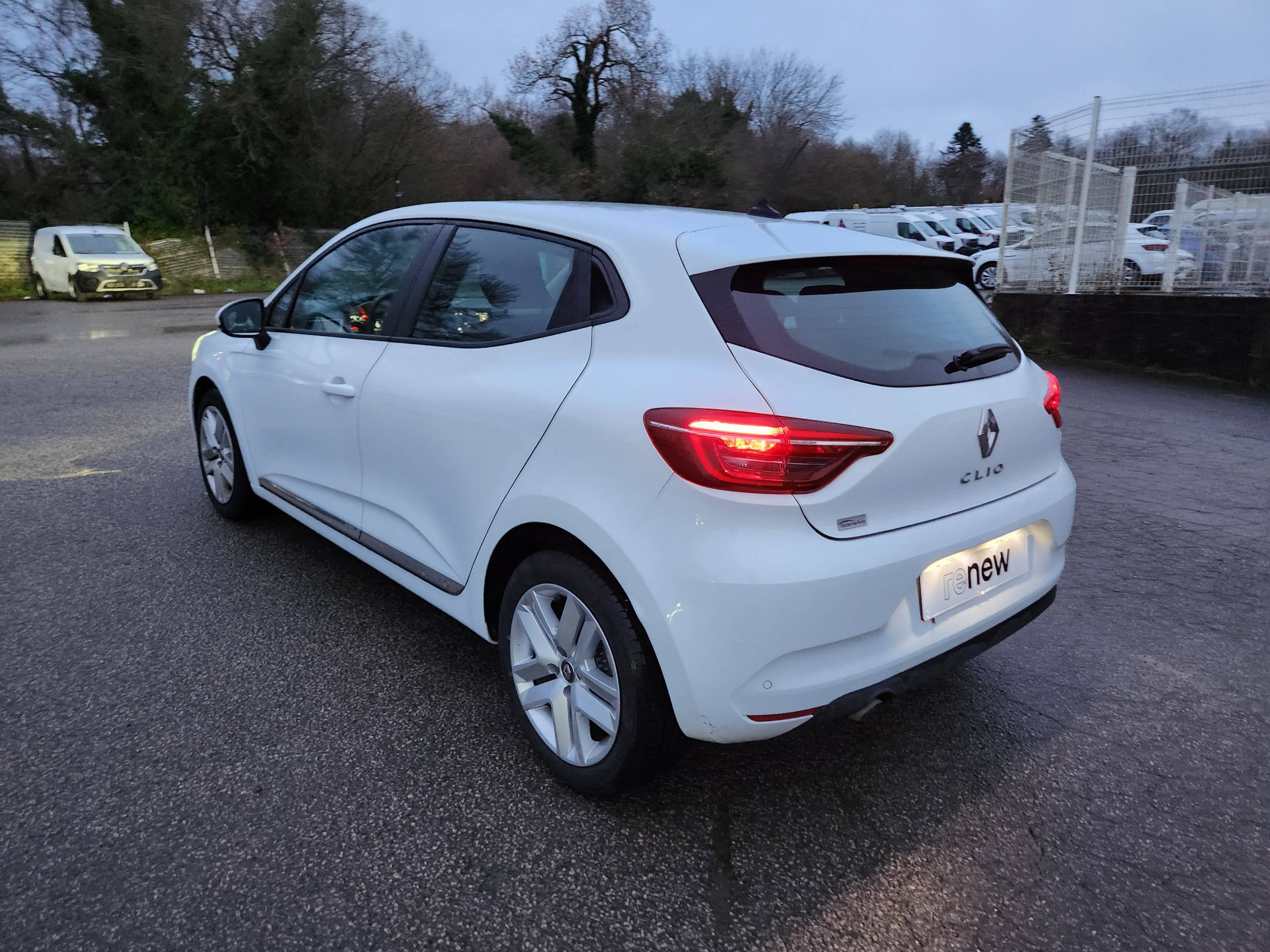 Vente en ligne Renault Clio 5 Clio SCe 65 - 21 au prix de 12 799 €