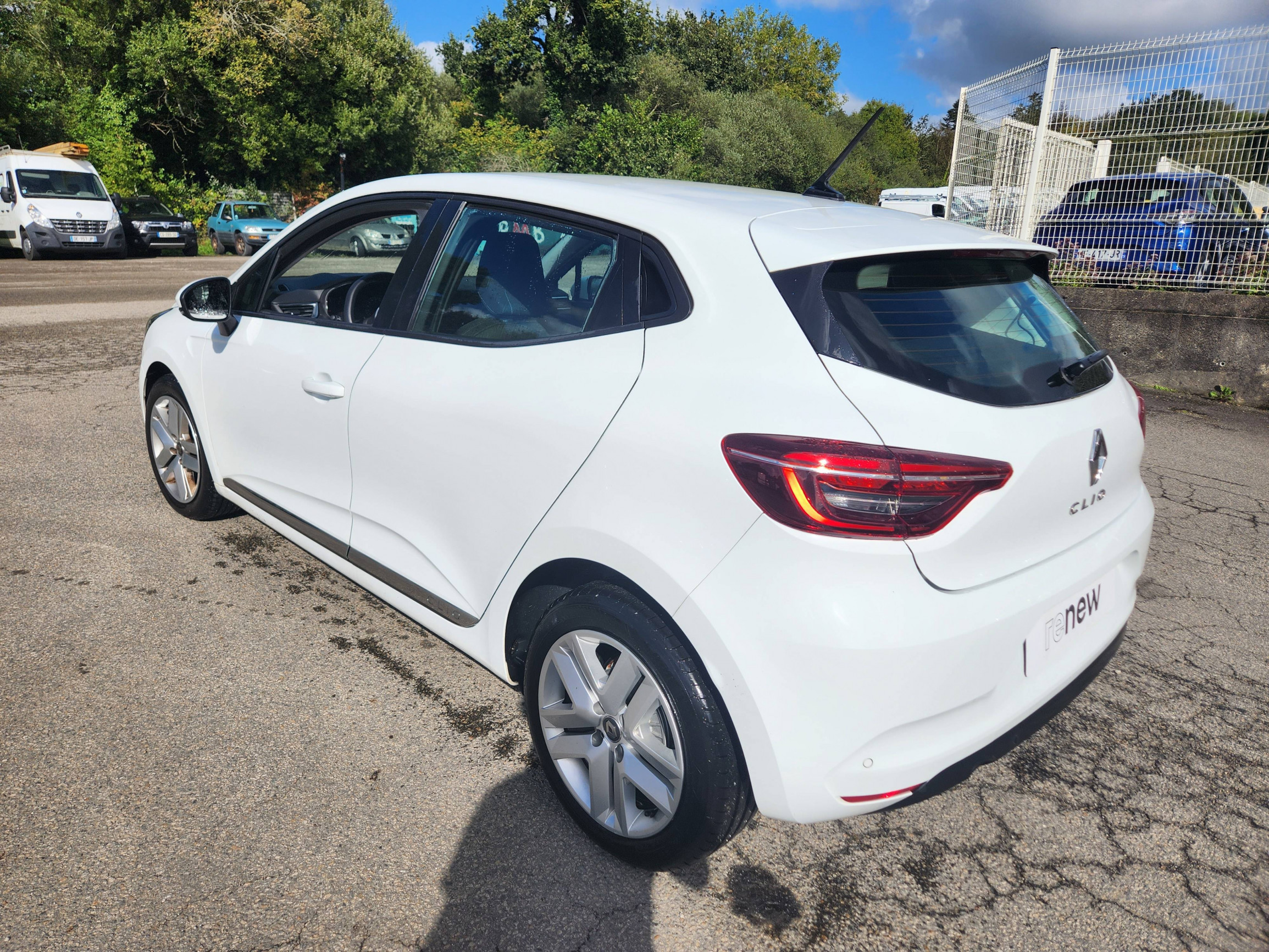 Vente en ligne Renault Clio 5 Clio Blue dCi 100 - 21N au prix de 15 499 €