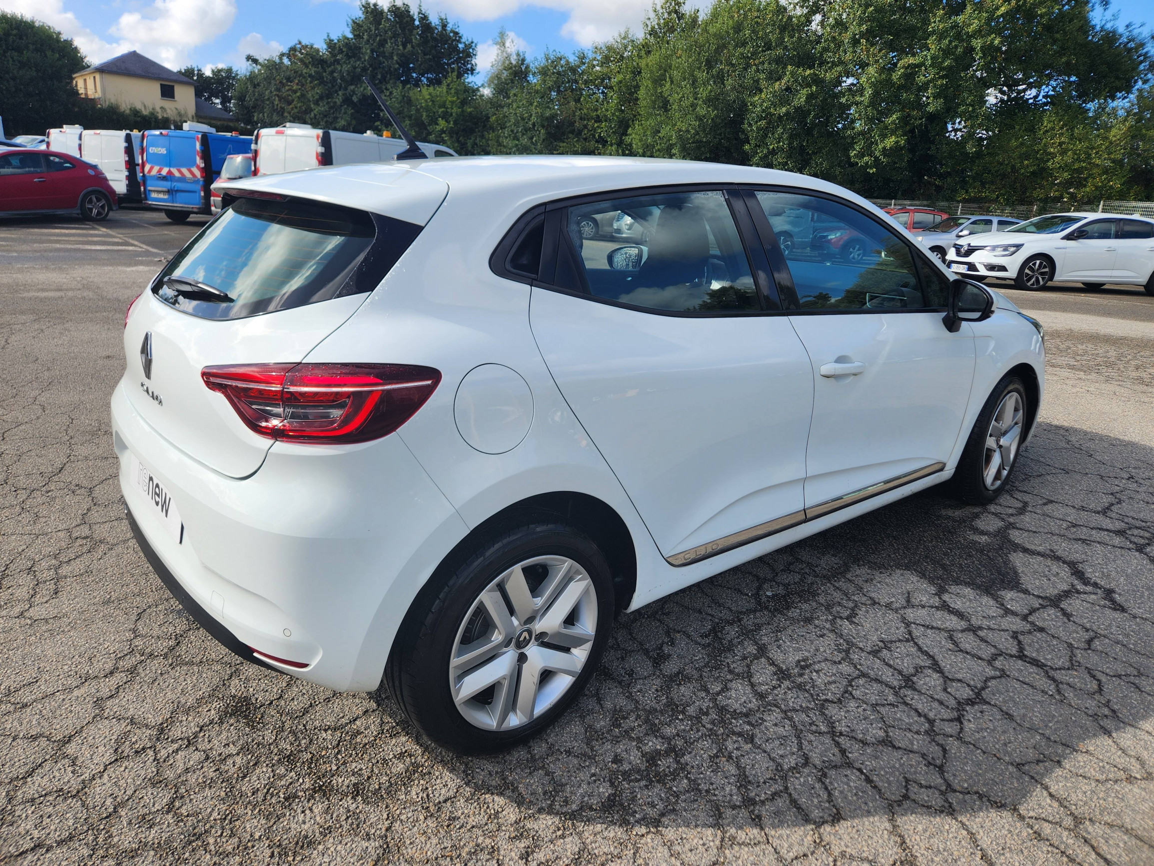 Vente en ligne Renault Clio 5 Clio Blue dCi 100 - 21N au prix de 15 499 €