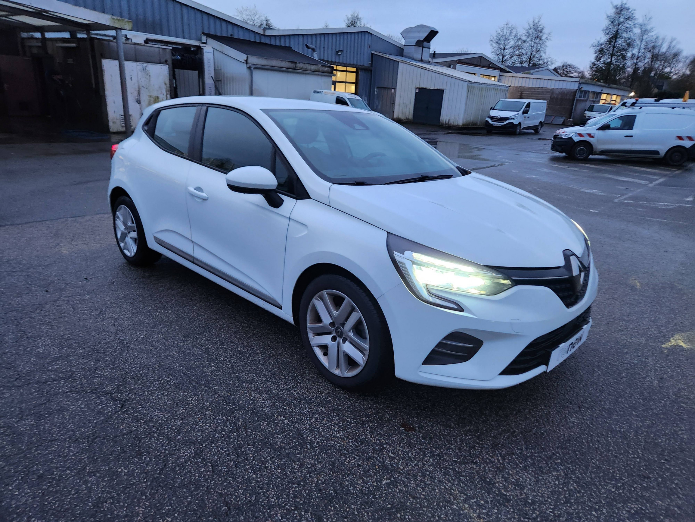 Vente en ligne Renault Clio 5 Clio SCe 65 - 21 au prix de 12 799 €