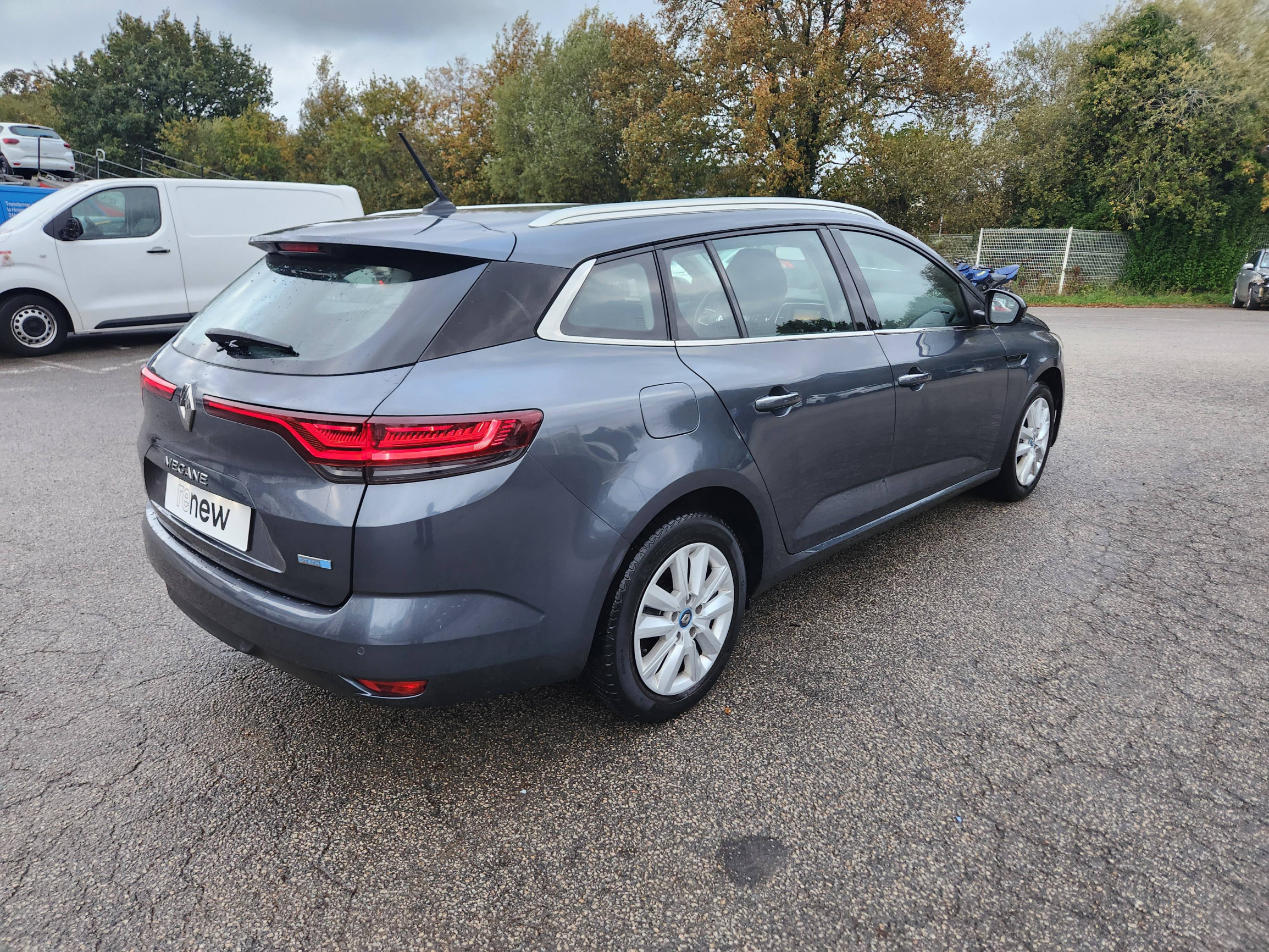 Vente en ligne Renault Megane 4 Estate Mégane IV Estate E-TECH Plug-In Hybride 160 - 21N au prix de 14 499 €