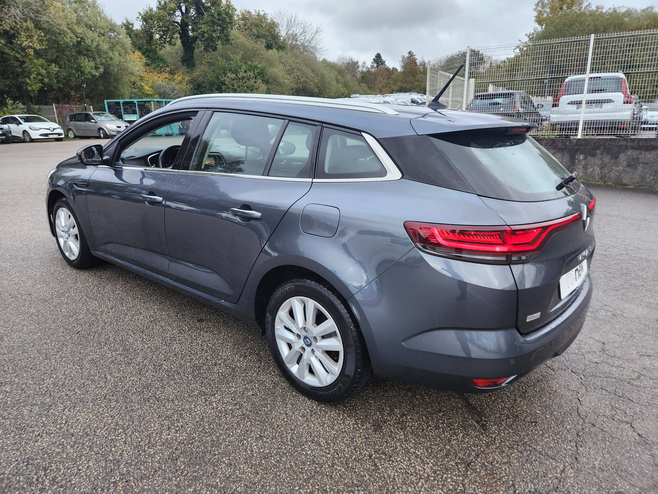 Vente en ligne Renault Megane 4 Estate Mégane IV Estate E-TECH Plug-In Hybride 160 - 21N au prix de 14 499 €