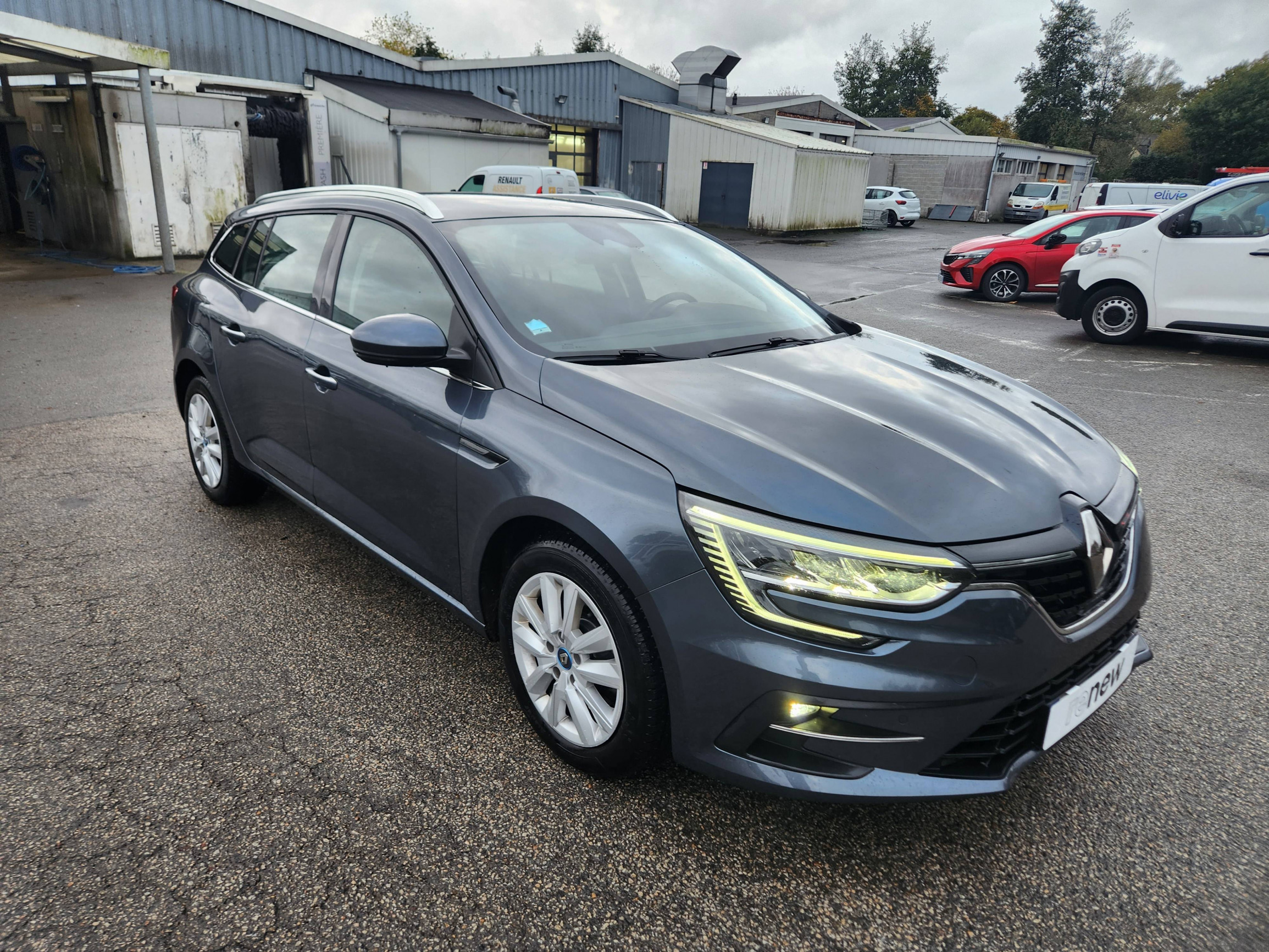 Vente en ligne Renault Megane 4 Estate Mégane IV Estate E-TECH Plug-In Hybride 160 - 21N au prix de 14 499 €