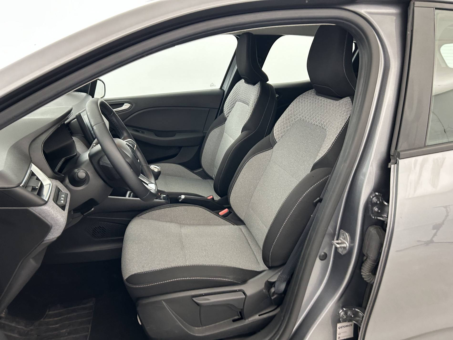 Vente en ligne Renault Clio 5 Clio TCe 90 au prix de 16 390 €