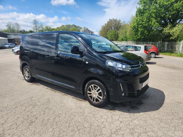 Vente en ligne Citroën Spacetourer Spacetourer M BlueHDi 115 S&S BVM6 au prix de 23 999 €