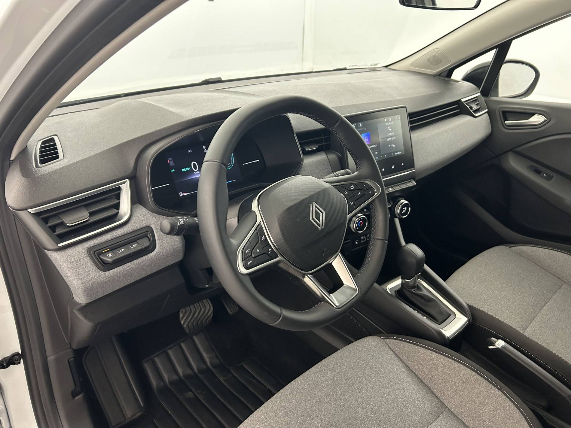 Vente en ligne Renault Clio 5 Clio E-Tech full hybrid 145 ch GSR2 au prix de 20 499 €