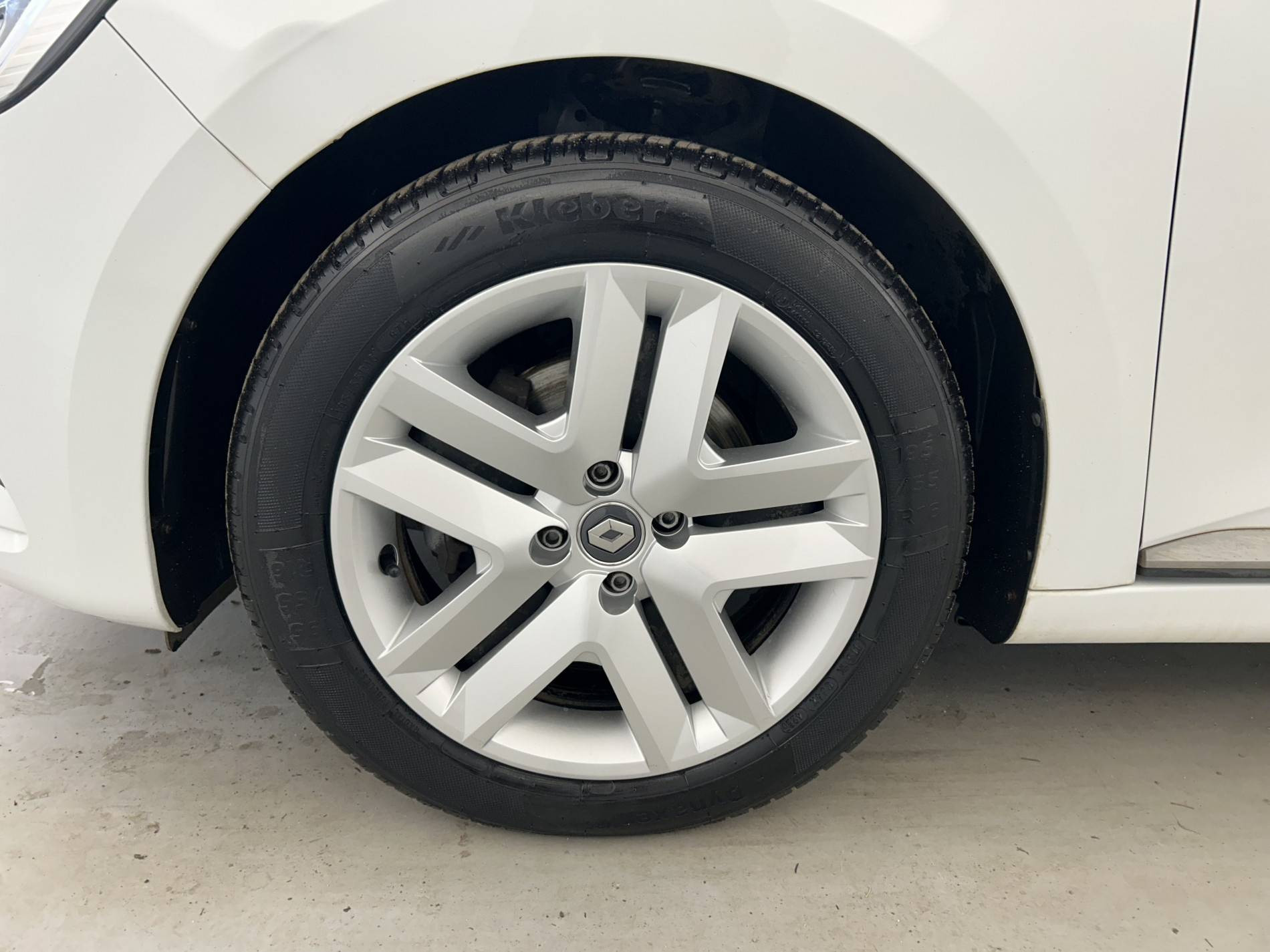 Vente en ligne Renault Clio 5 Clio Blue dCi 85 au prix de 13 790 €