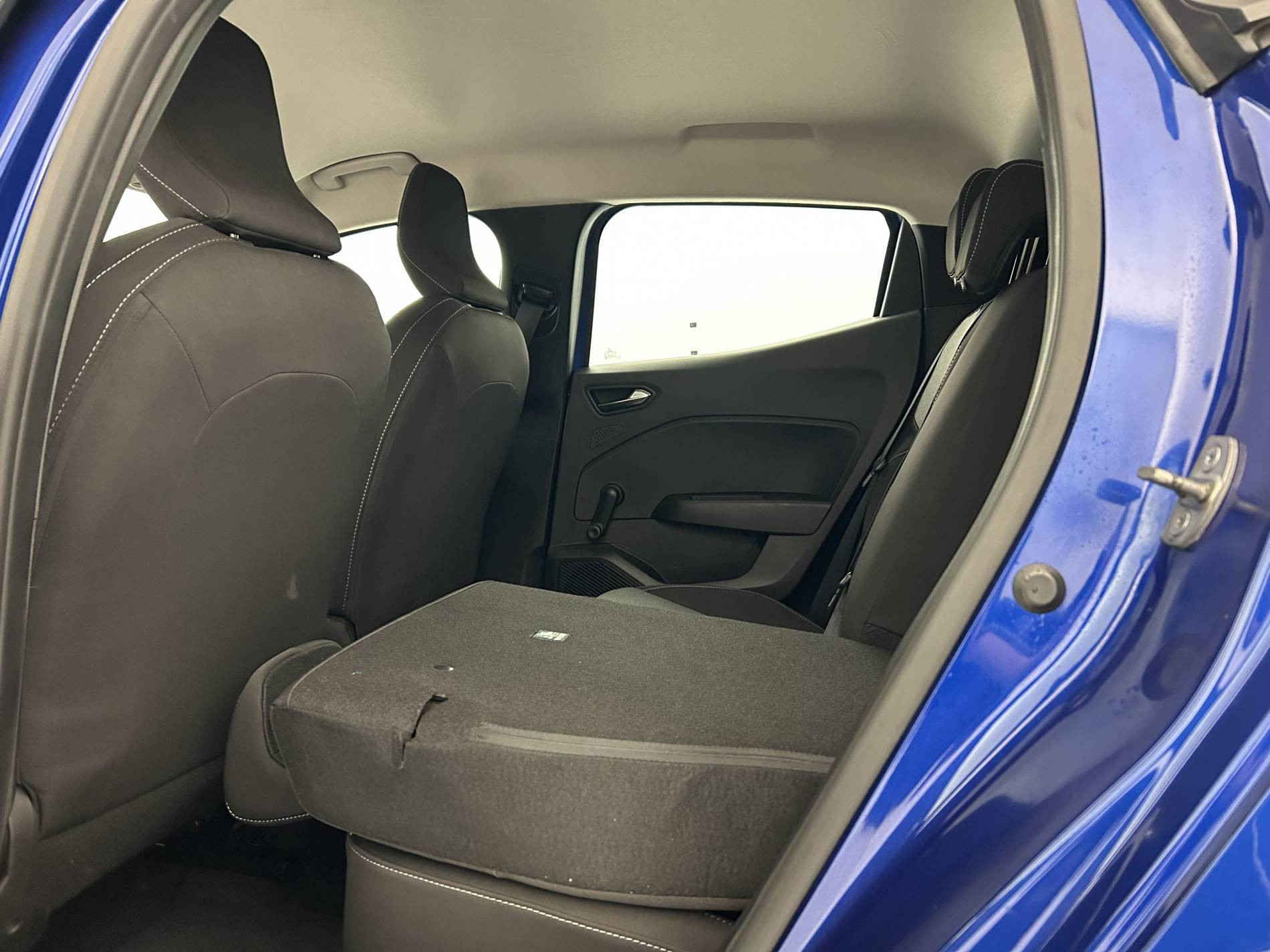 Vente en ligne Renault Clio 5 Clio Blue dCi 100 ch GSR2 au prix de 15 390 €