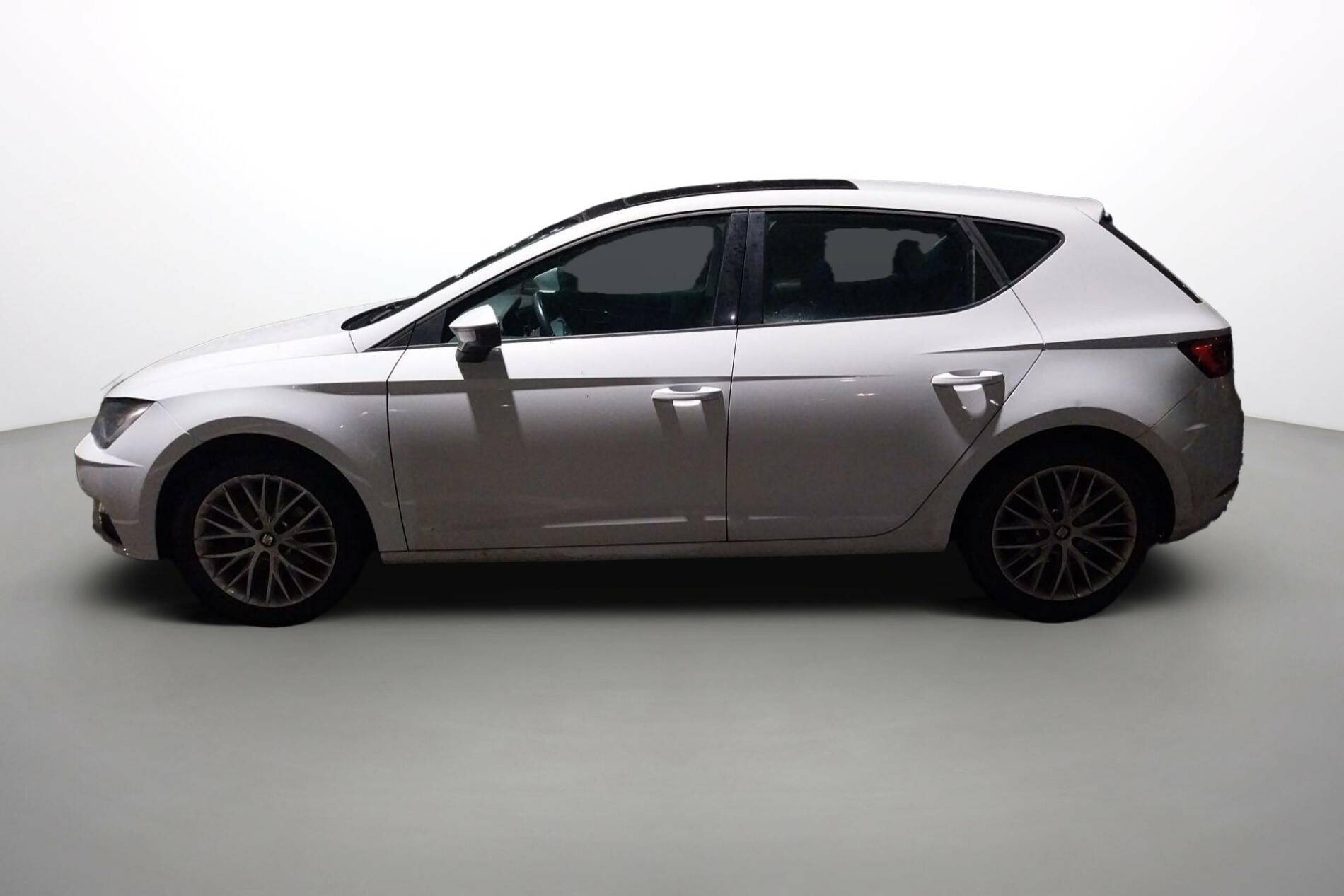 Vente en ligne Seat Leon  1.0 EcoTSI 115 Start/Stop BVM6 au prix de 12 999 €