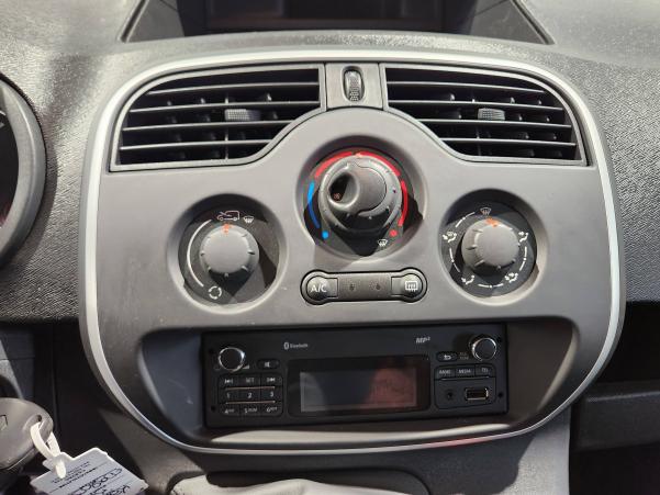 Vente en ligne Renault Kangoo Express  L1 1.5 DCI 75 au prix de 12 799 €